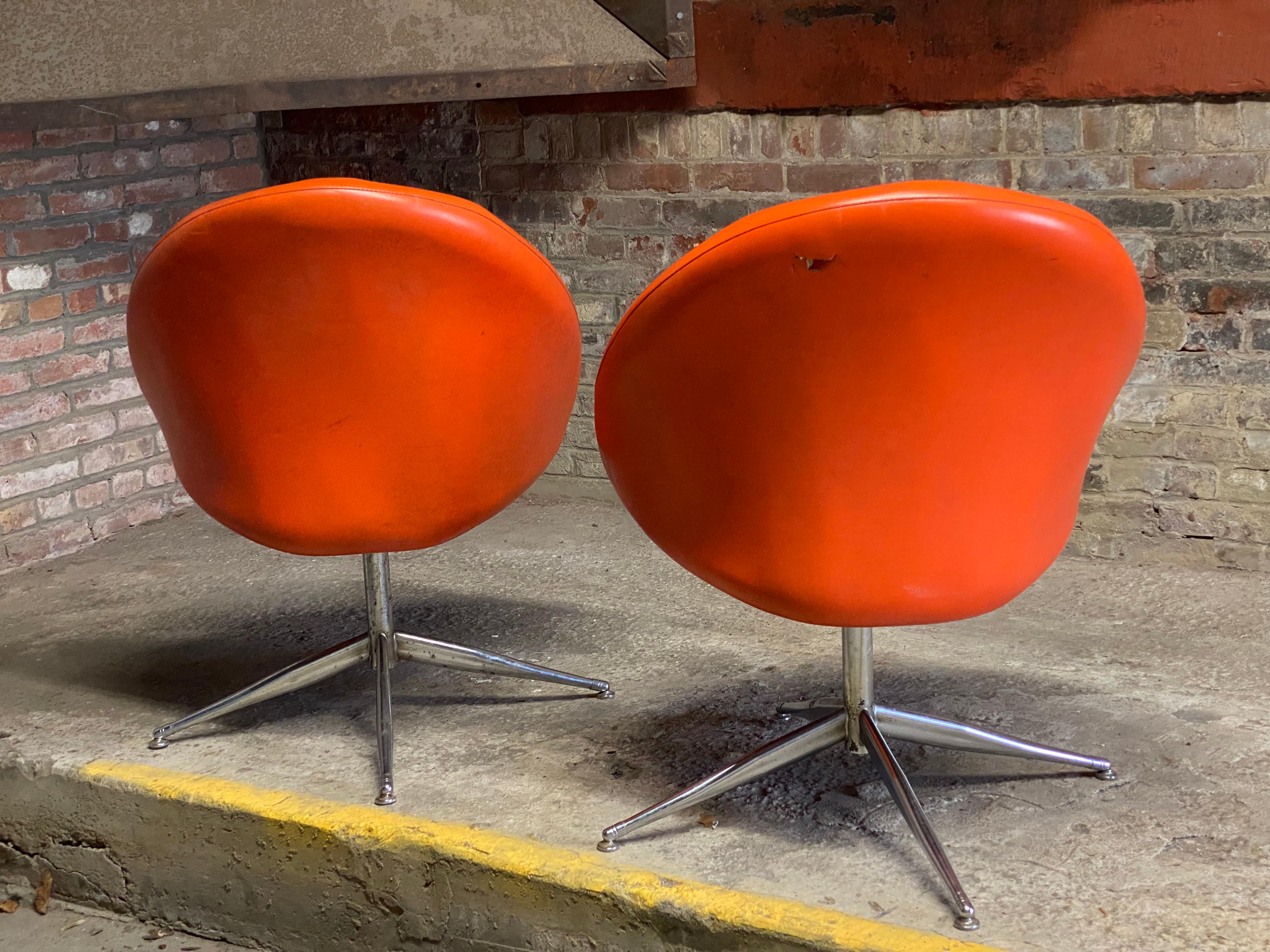 Mid-20th Century 1960s Viko Baumritter Swivel Chairs, a Pair