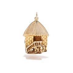 1960s Vintage 10KT Yellow Gold Tree House Charm Longueur 1.25 inches