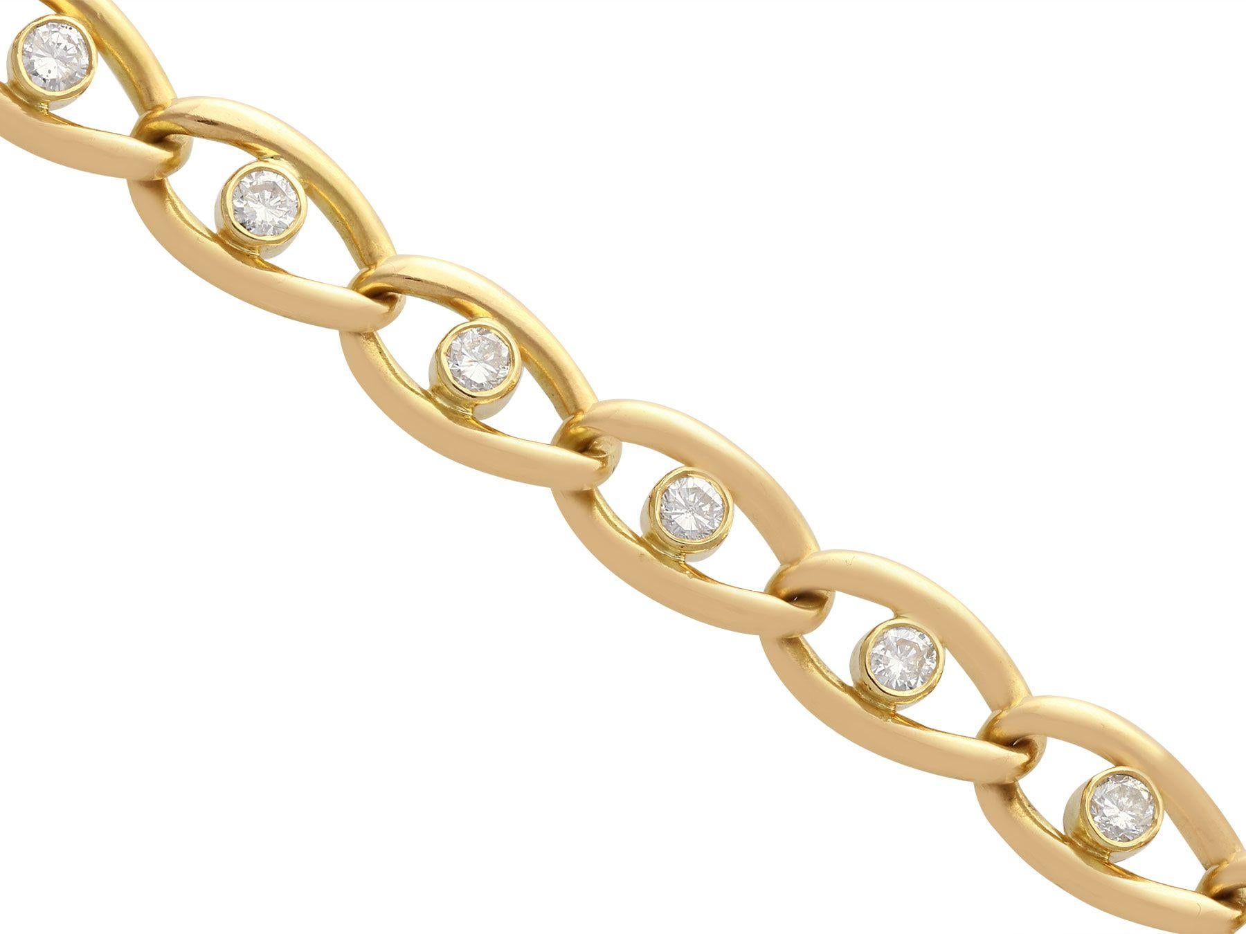 Round Cut 1960s Vintage 1.22 Carat Diamond and Yellow Gold Curb Bracelet For Sale