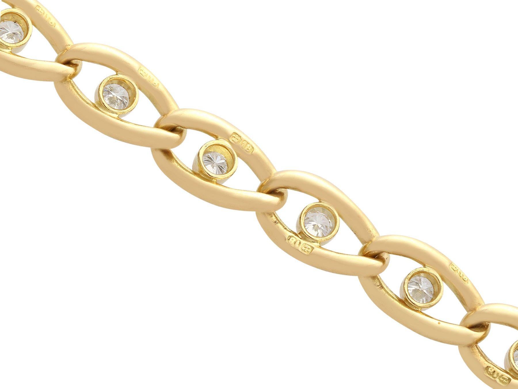 1960s Vintage 1.22 Carat Diamond and Yellow Gold Curb Bracelet For Sale 1