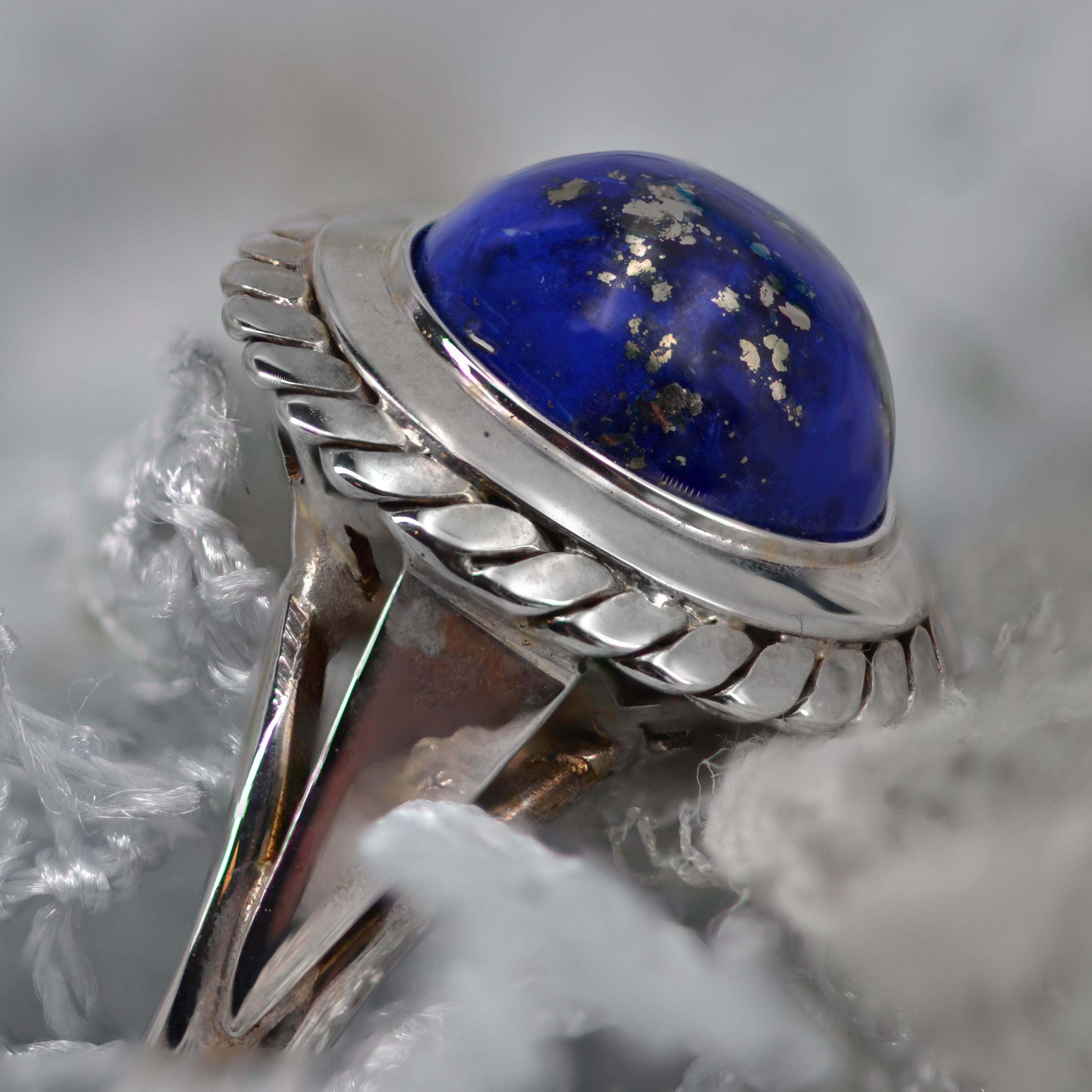 1960s Vintage 4, 76 Carat Lapis Lazuli White Gold ring For Sale 9