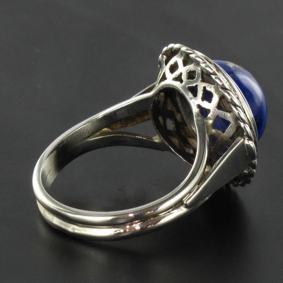 1960s Vintage 4, 76 Carat Lapis Lazuli White Gold ring For Sale 6