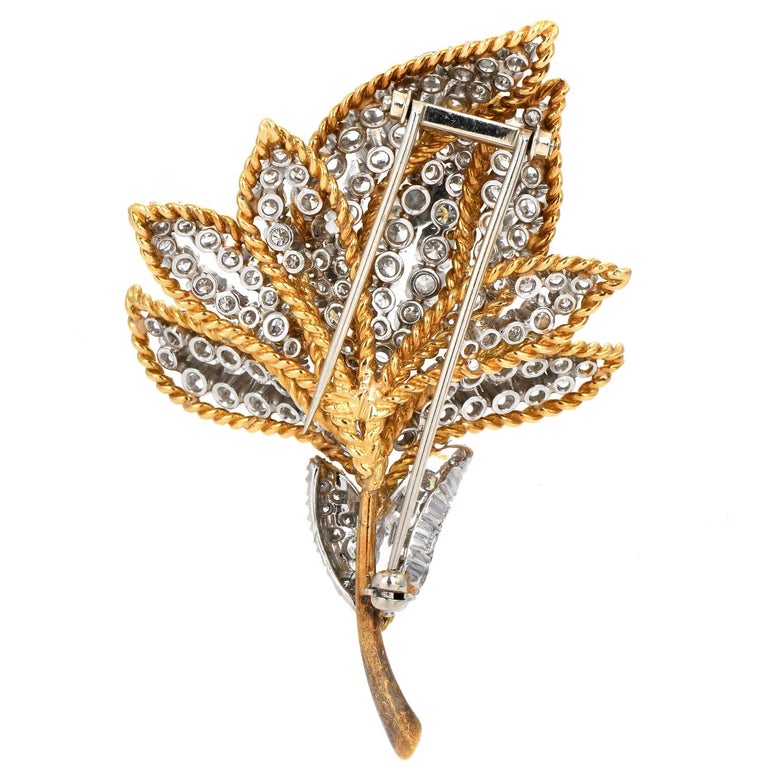 1960s Vintage 9.80 Carats Diamond Flower 18k Gold Platinum Brooch Pin In Excellent Condition For Sale In Miami, FL
