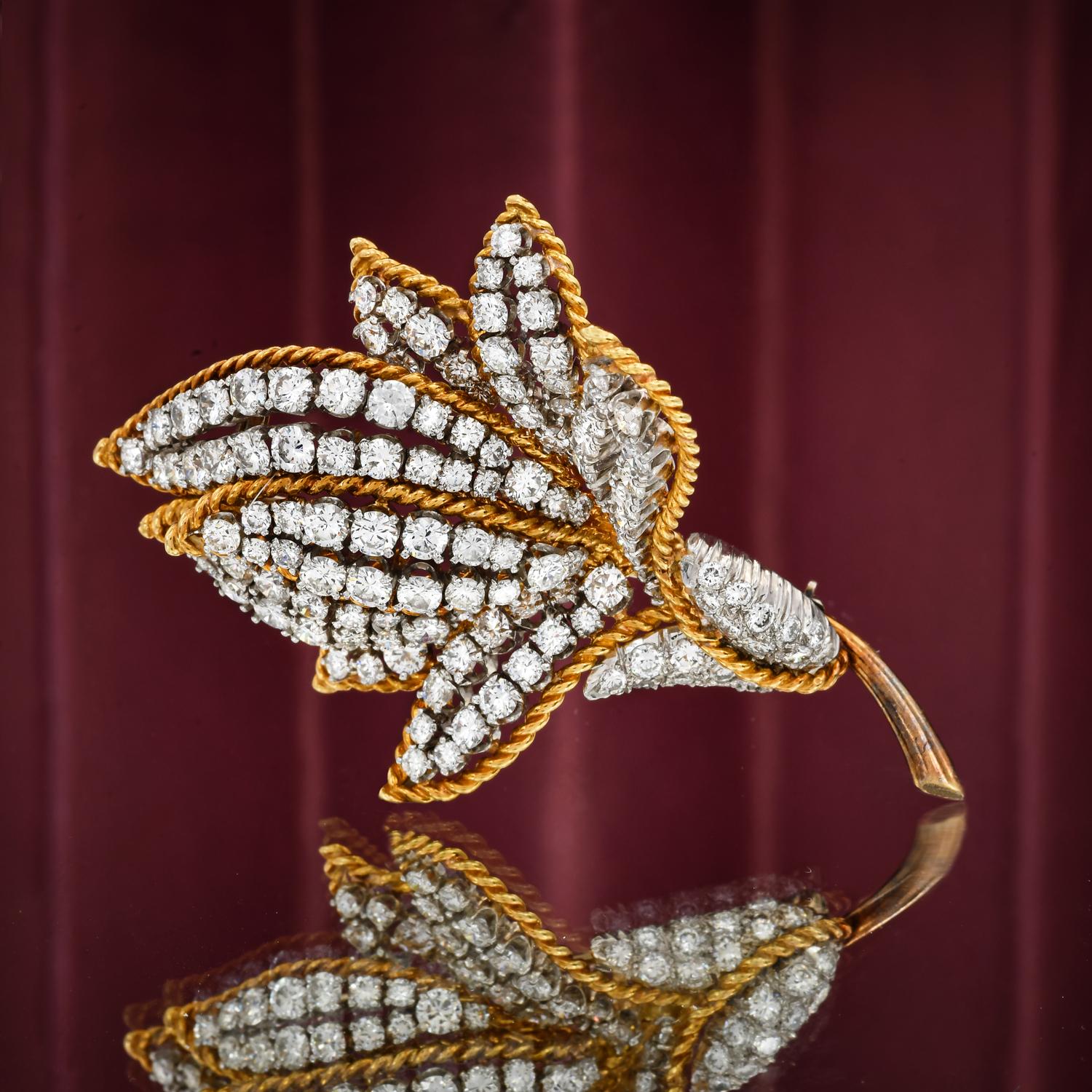 1960er Jahre Vintage 9,80 Karat Diamant Blume 18k Gold Platin Brosche Pin Damen im Angebot