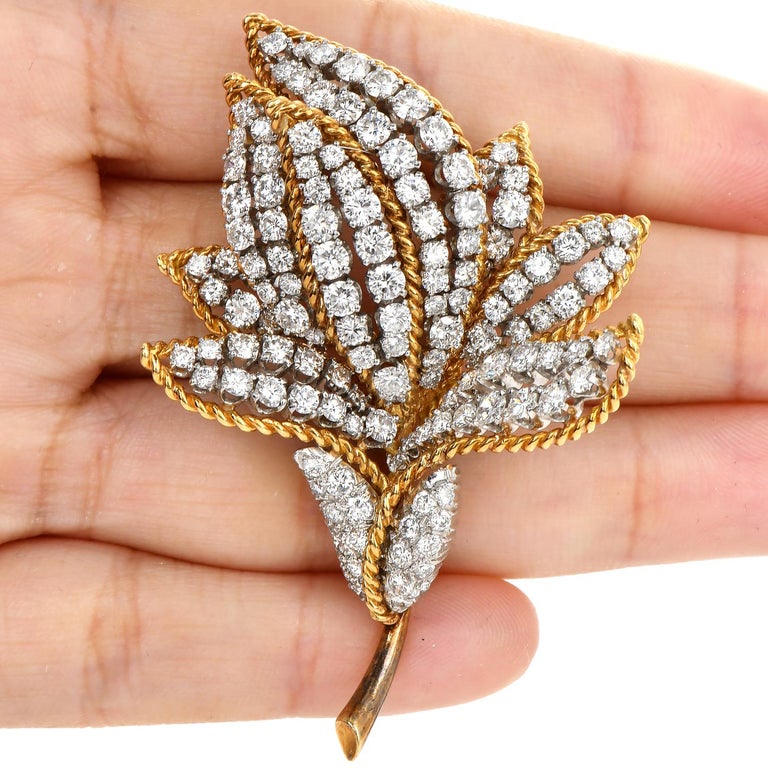 1960s Vintage 9.80 Carats Diamond Flower 18k Gold Platinum Brooch Pin For Sale 1