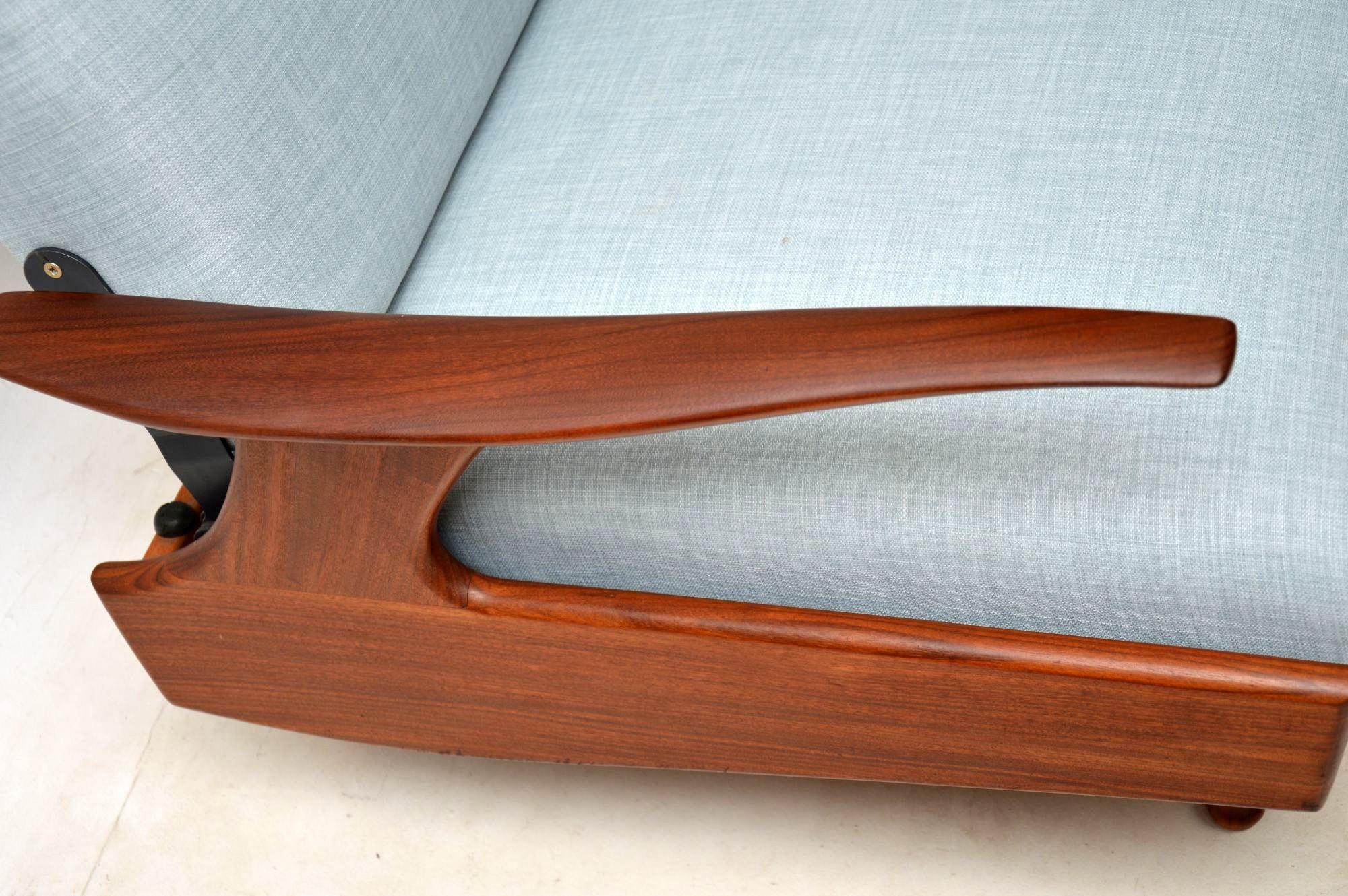 1960s Vintage Afromosia Sofa Bed by Greaves & Thomas In Excellent Condition In London, GB