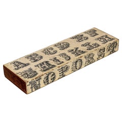 1960er Jahre Vintage Alphabet-Kasten im italienischen Design von Piero Fornasetti mit Holzdruck und Emaille