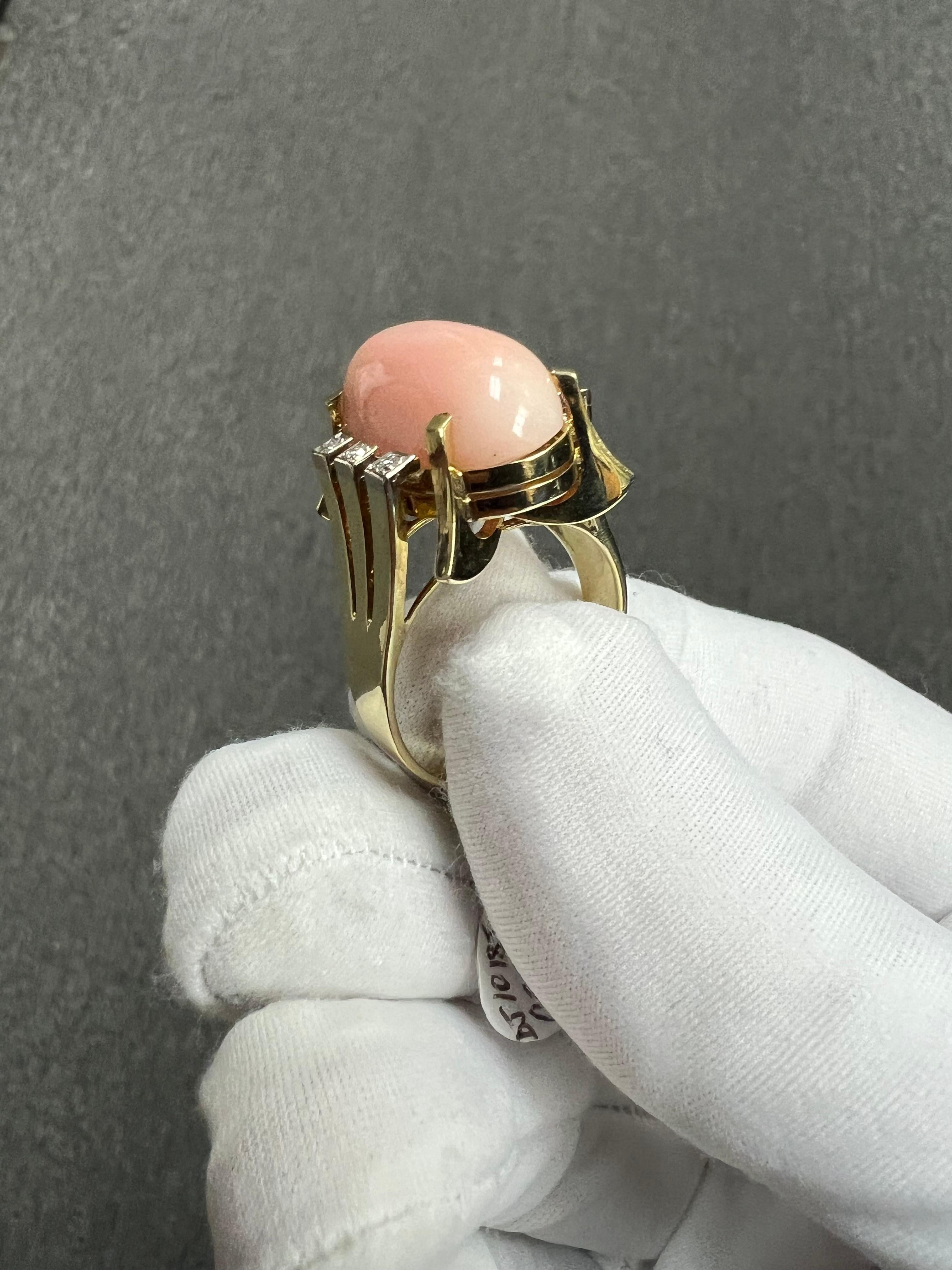 1960s Vintage Angel Skin Coral Diamond 14k Yellow Gold Ring Size 10 For Sale 4