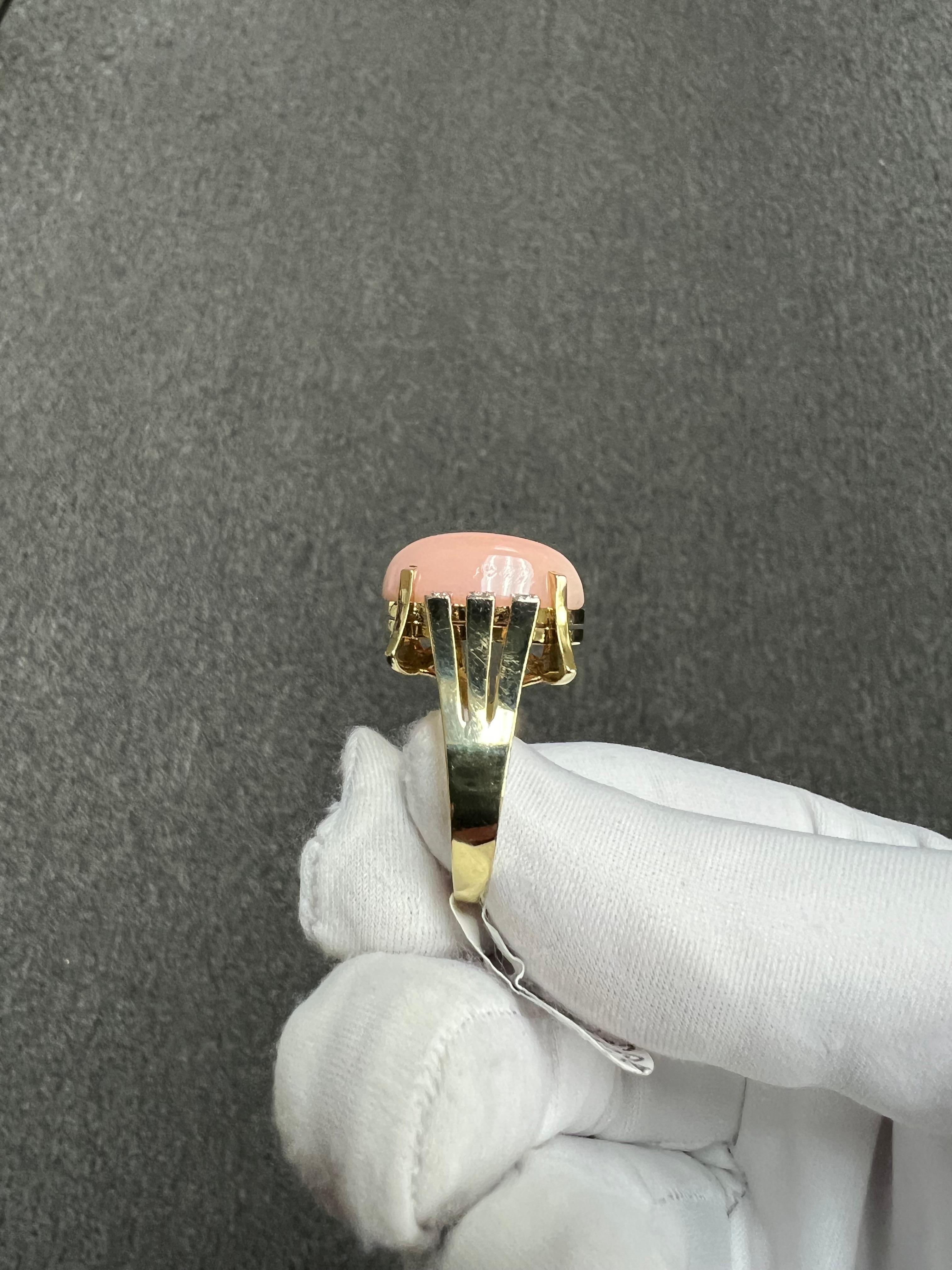 1960s Vintage Angel Skin Coral Diamond 14k Yellow Gold Ring Size 10 For Sale 5
