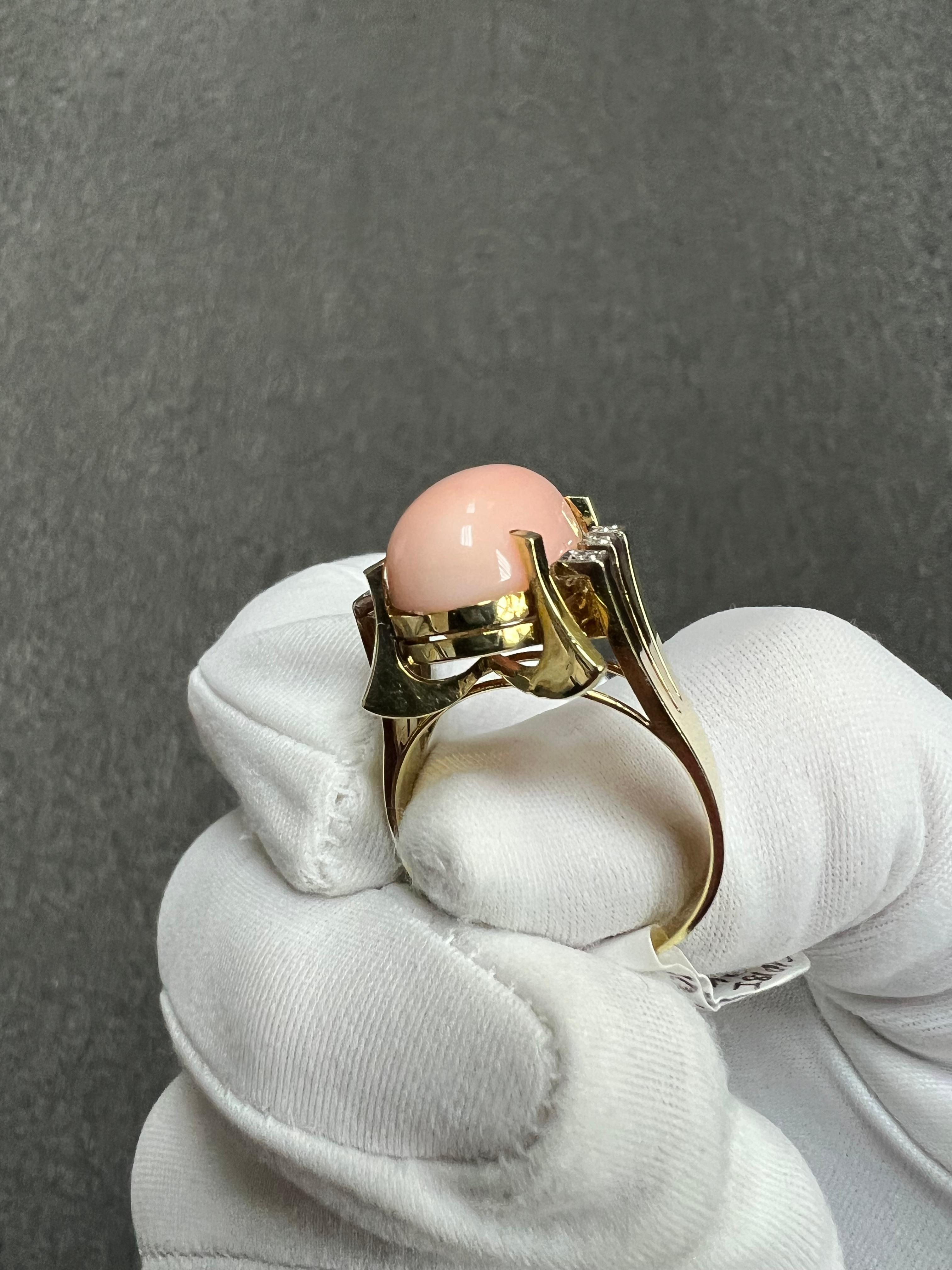 1960s Vintage Angel Skin Coral Diamond 14k Yellow Gold Ring Size 10 For Sale 6