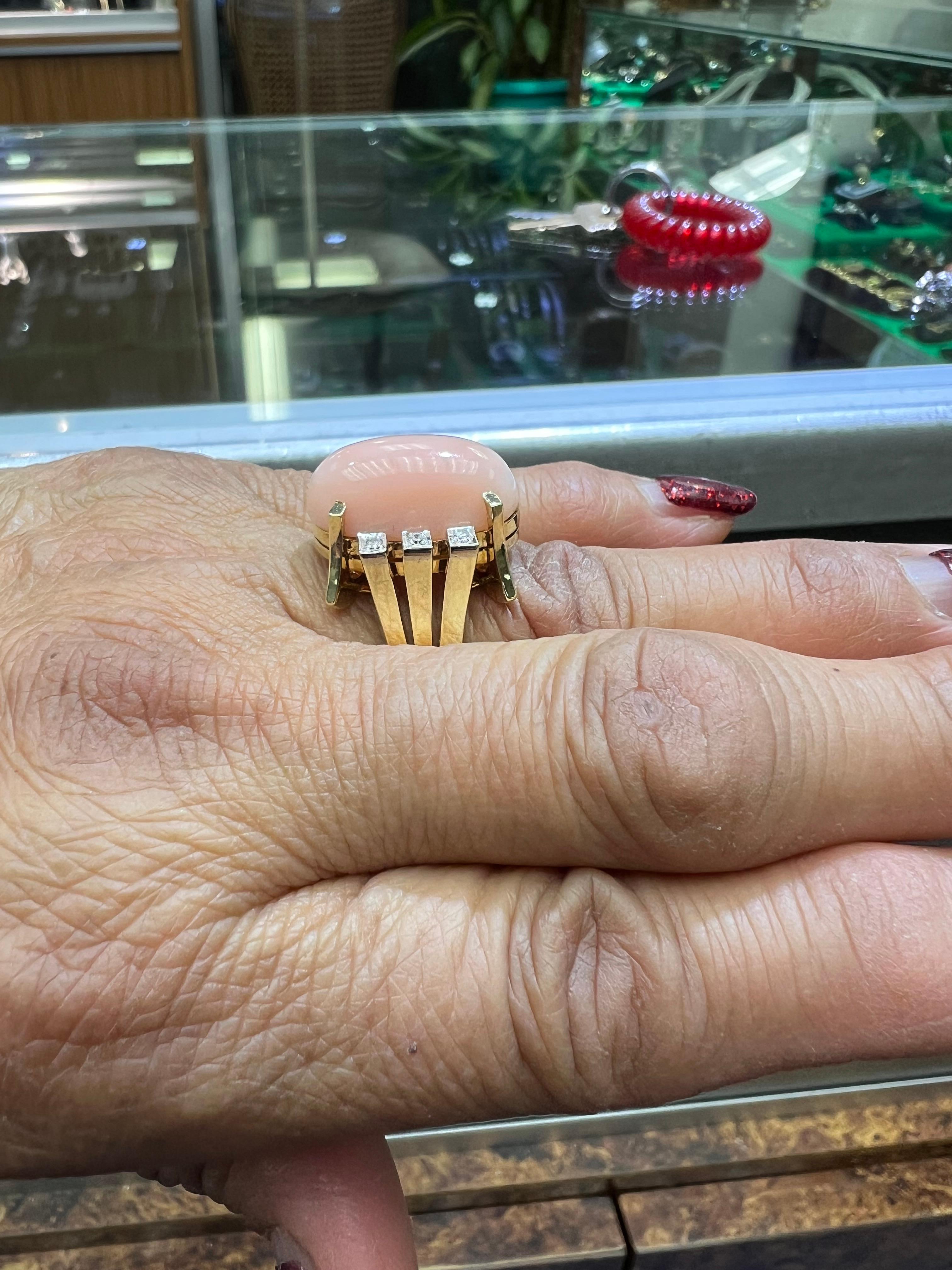 Modernist 1960s Vintage Angel Skin Coral Diamond 14k Yellow Gold Ring Size 10 For Sale