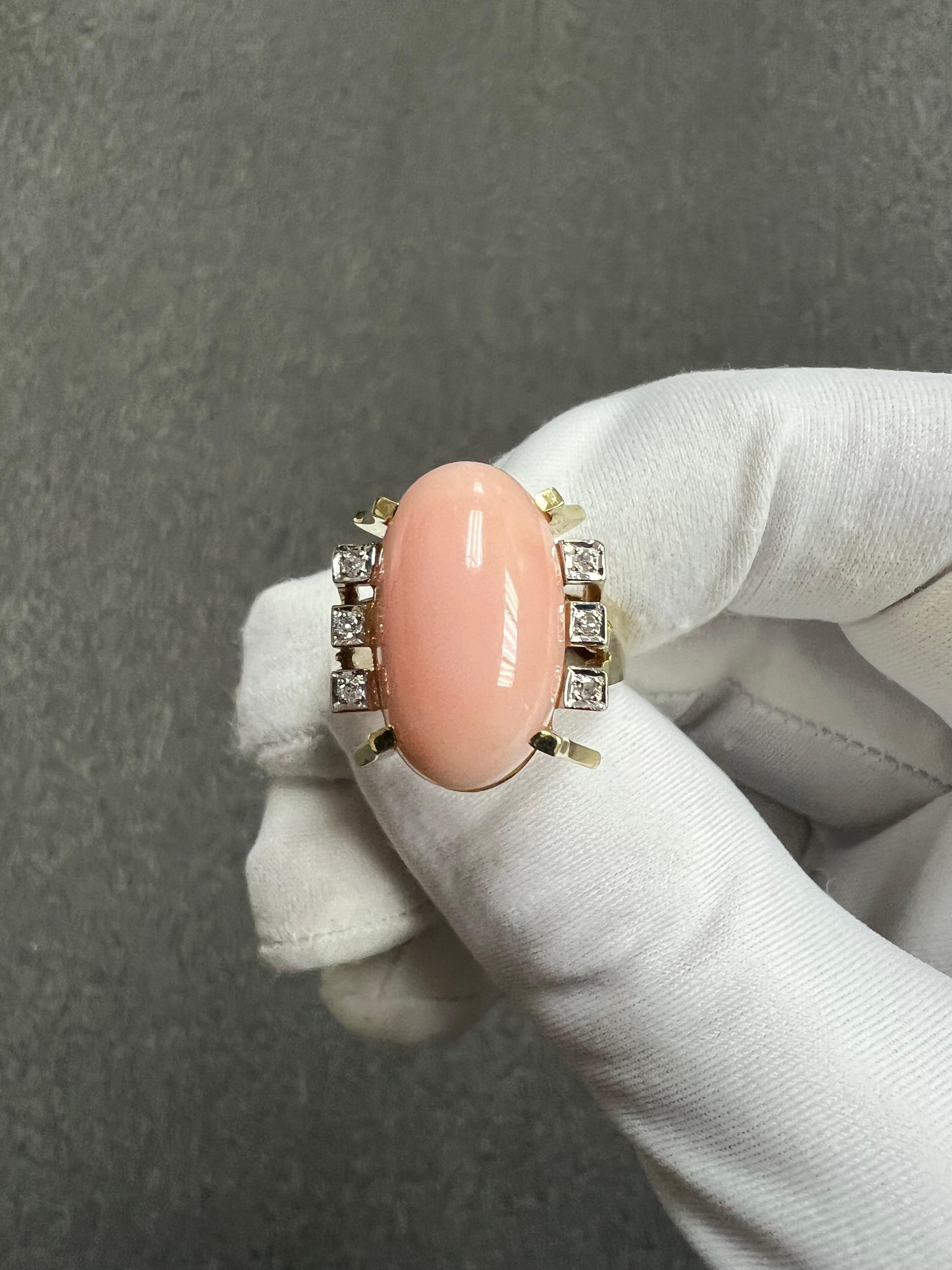 1960s Vintage Angel Skin Coral Diamond 14k Yellow Gold Ring Size 10 For Sale 3