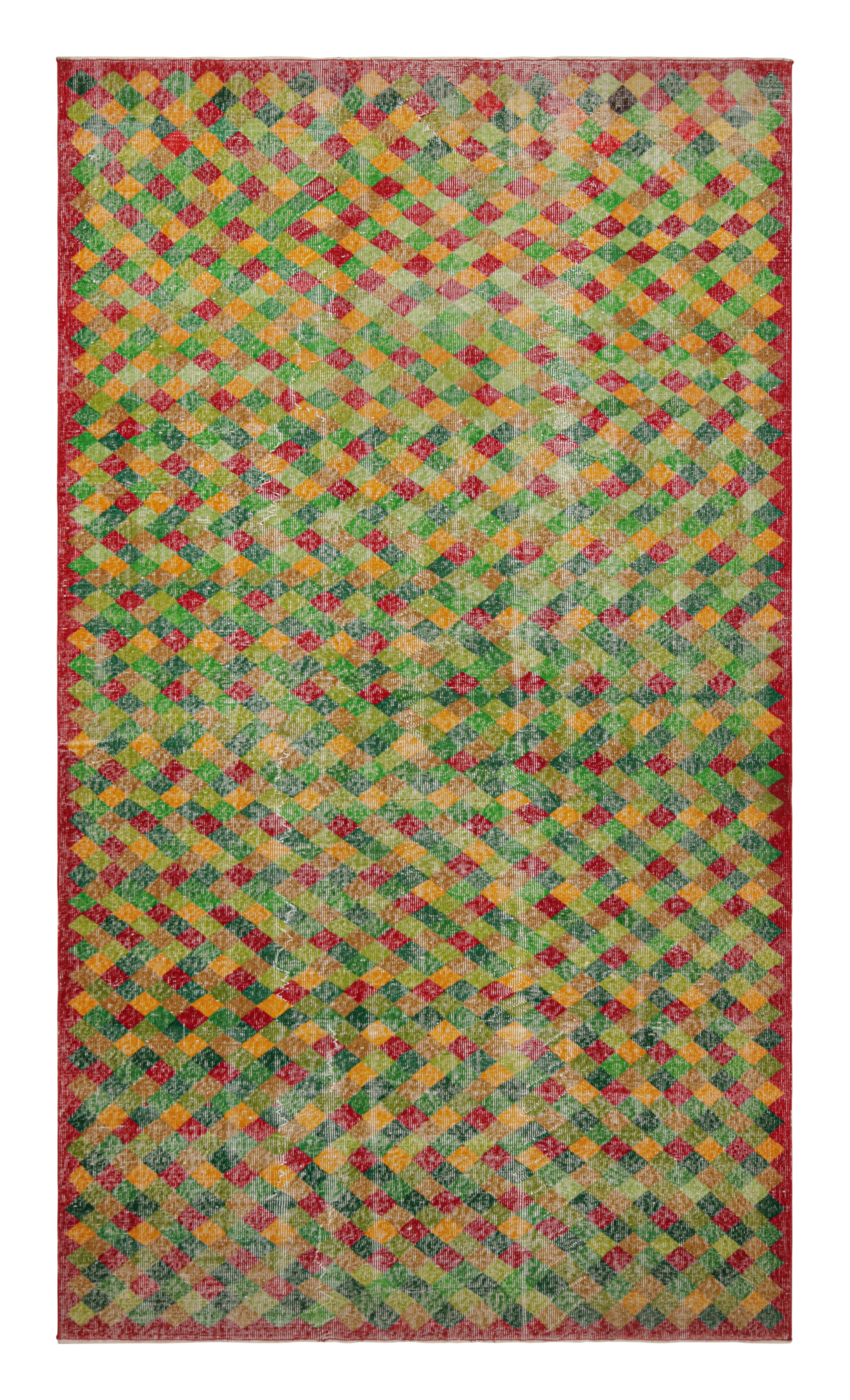 Tapis Art déco vintage des années 1960 en vert, jaune et rouge à motif géométrique par Rug & Kilim en vente