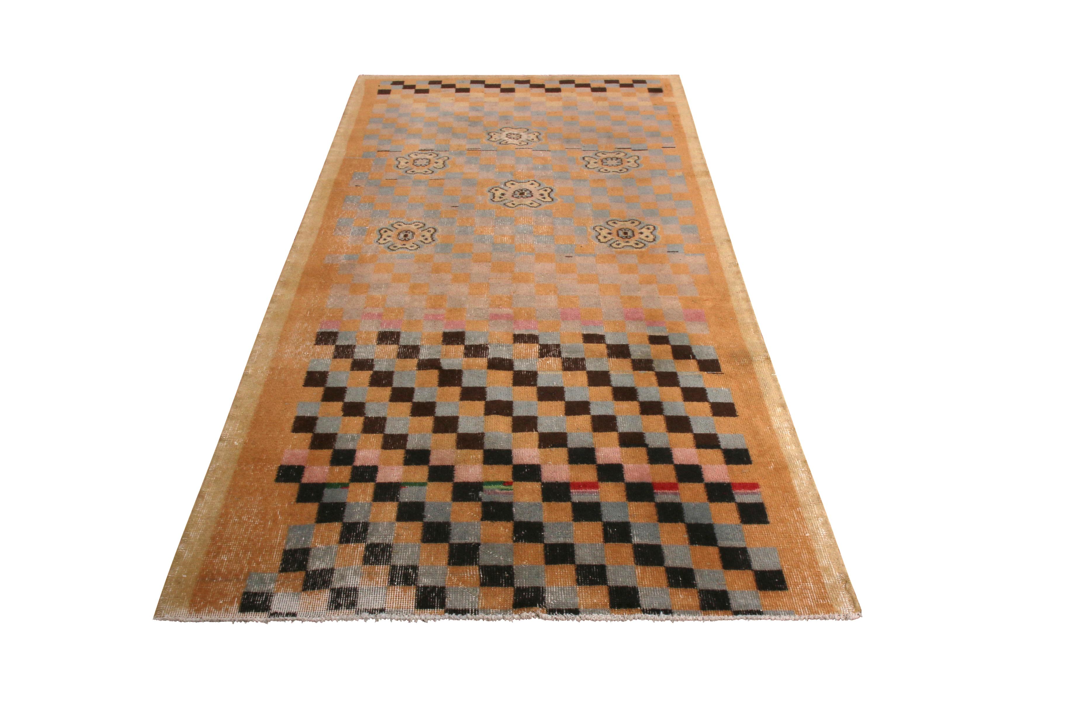 Hand knotted in Turkey originating between 1960-1970, this vintage midcentury wool rug is the latest to join our midcentury Pasha collection, celebrating Turkish icon and multidisciplinary designer Zeki Müren with our team’s hand picked favorites