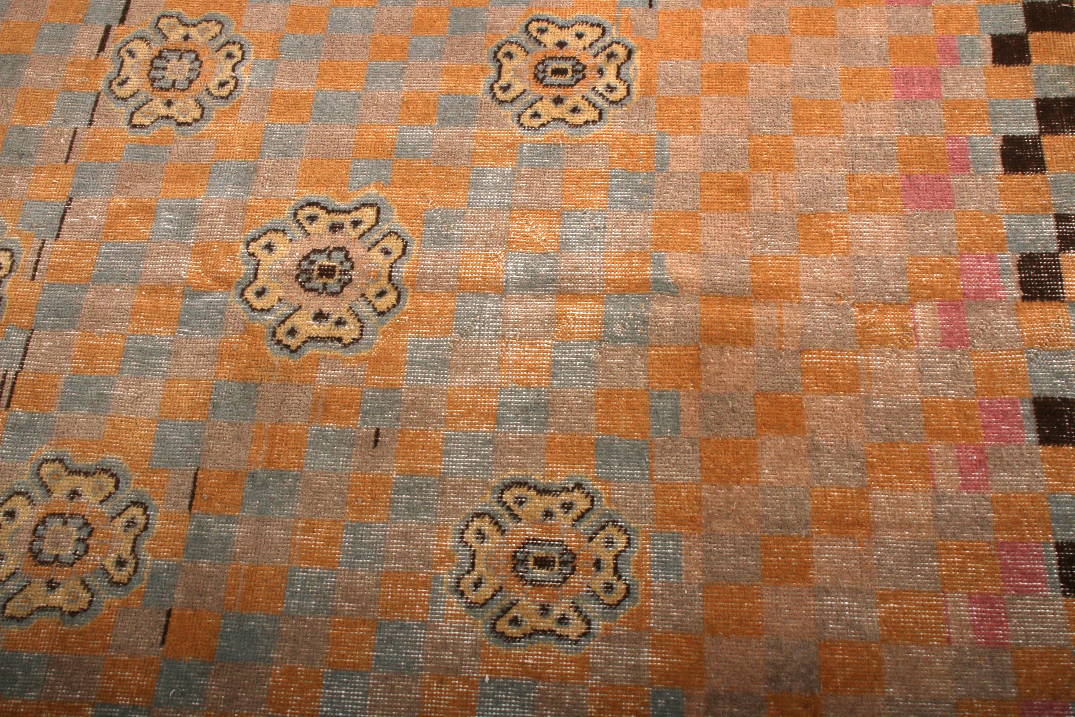 1960s Vintage Art Deco Rug, Midcentury Beige Orange and Blue Distressed Wool In Good Condition In Long Island City, NY