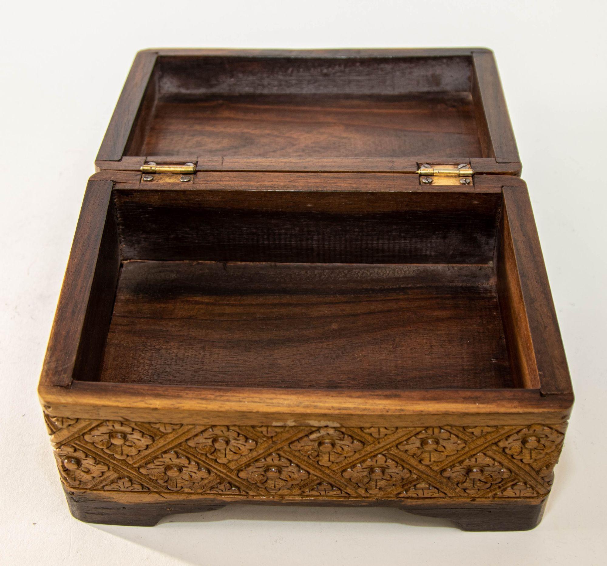 1960s Vintage Asian Large Hand Carved Wooden Humidor Footed Box For Sale 2