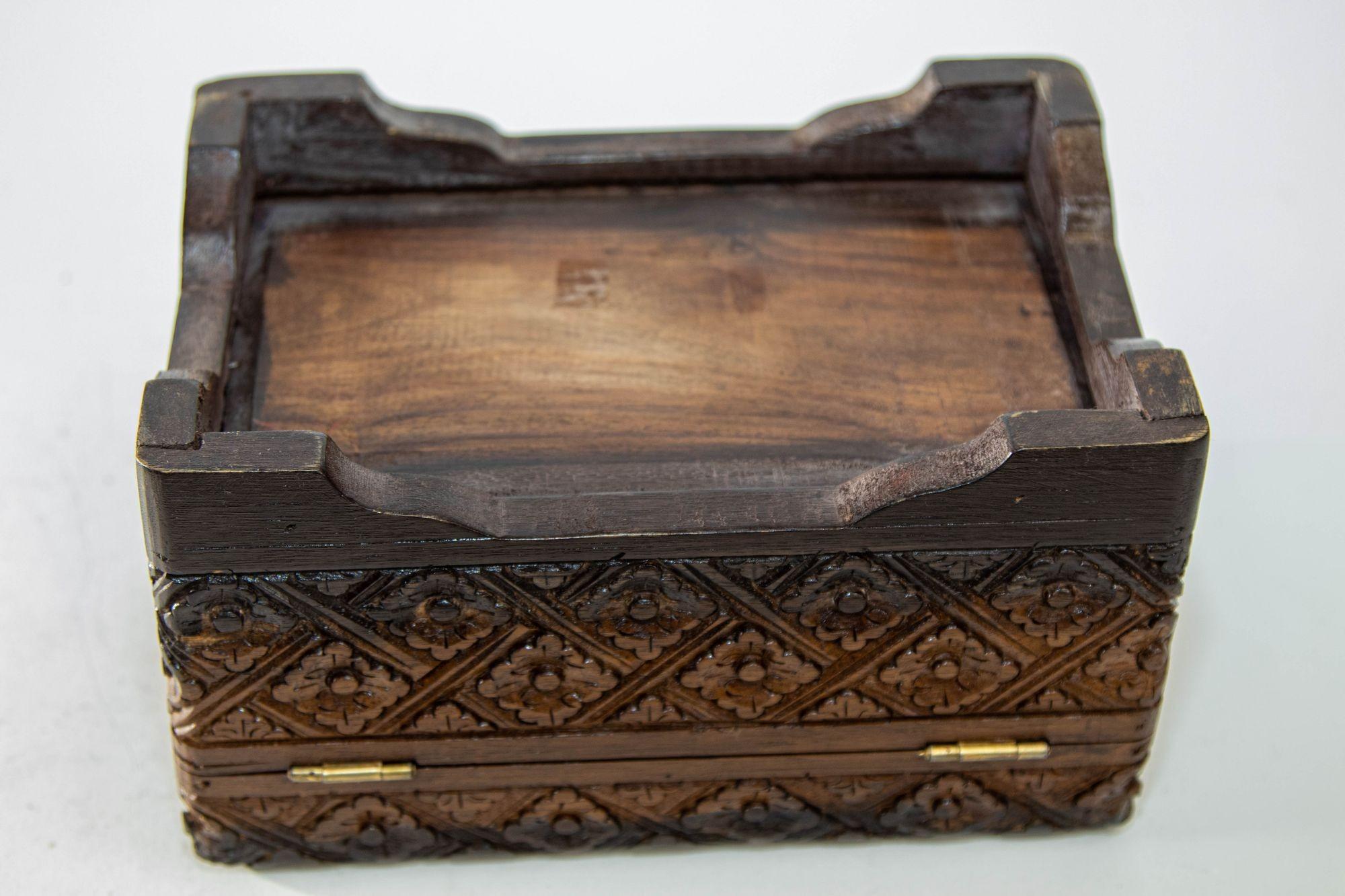 1960s Vintage Asian Large Hand Carved Wooden Humidor Footed Box For Sale 3