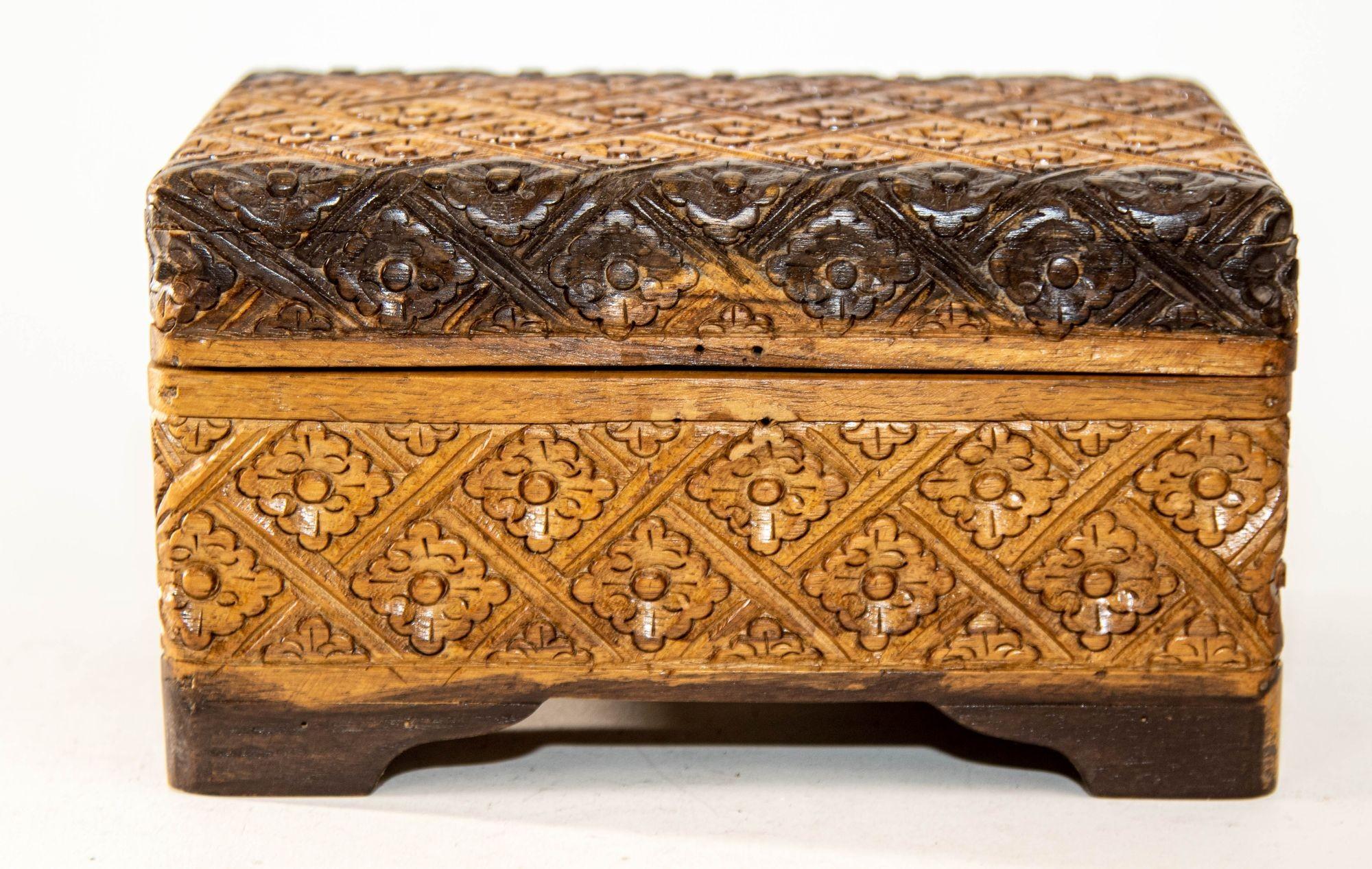 Indian 1960s Vintage Asian Large Hand Carved Wooden Humidor Footed Box For Sale