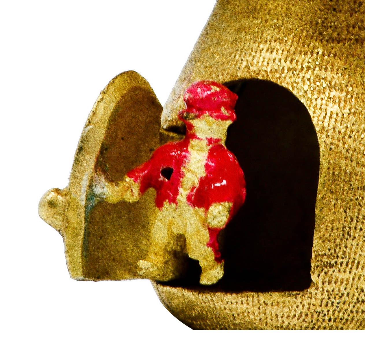 1960's Vintage Aventurine 18 Karat Gold Gnome & Mushroom Pendant Charm In Excellent Condition In Philadelphia, PA
