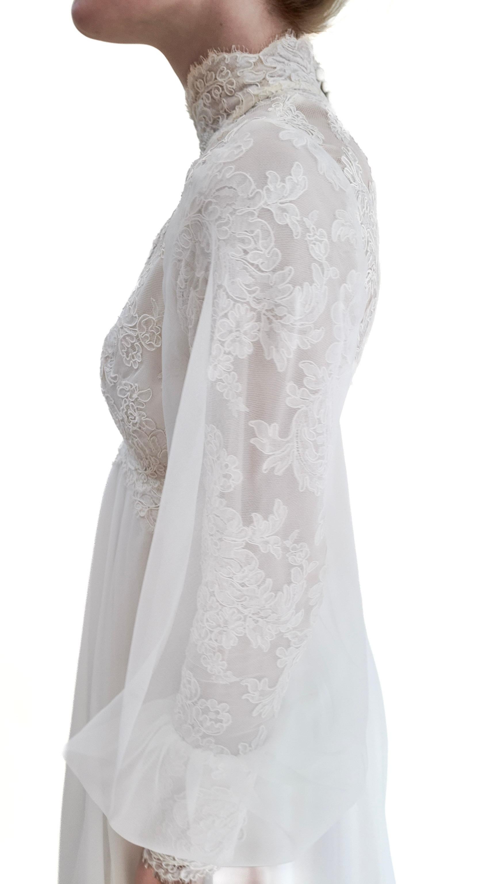 1960's Vintage Balloon Sleeve With Lace Wedding Gown im Angebot 8