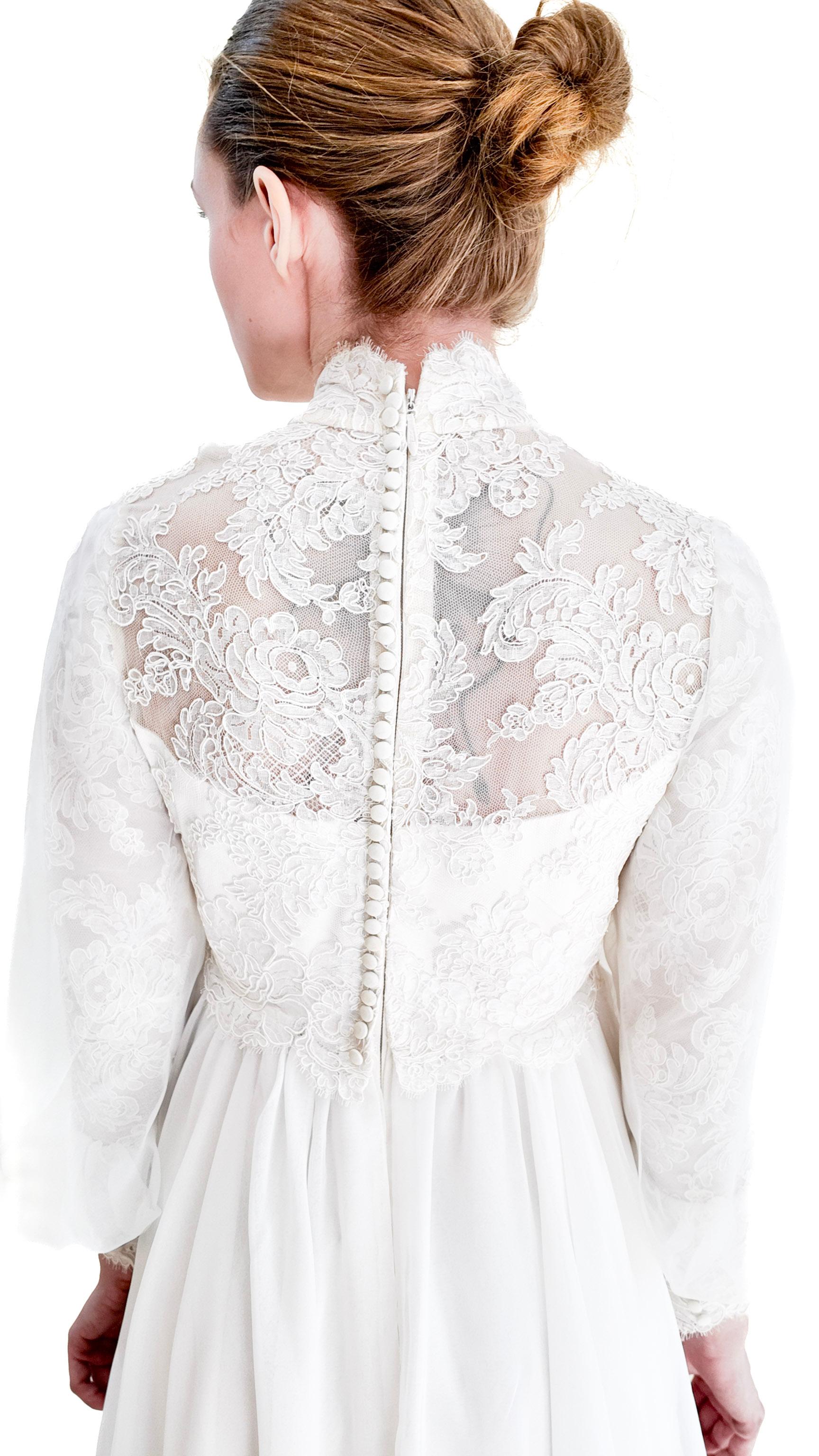 1960's Vintage Balloon Sleeve With Lace Wedding Gown im Angebot 9