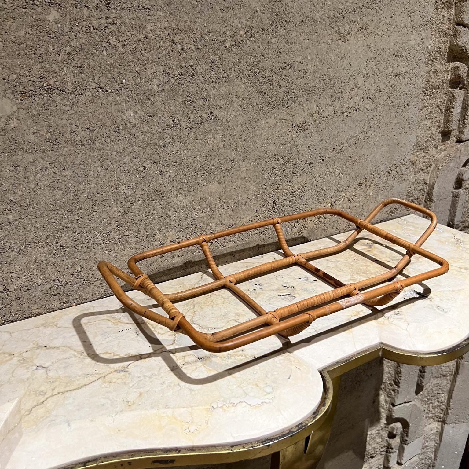 Mid-Century Modern Plateau de service vintage en bambou et rotin Kaj Franck Scandinavian Mod des années 1960 en vente