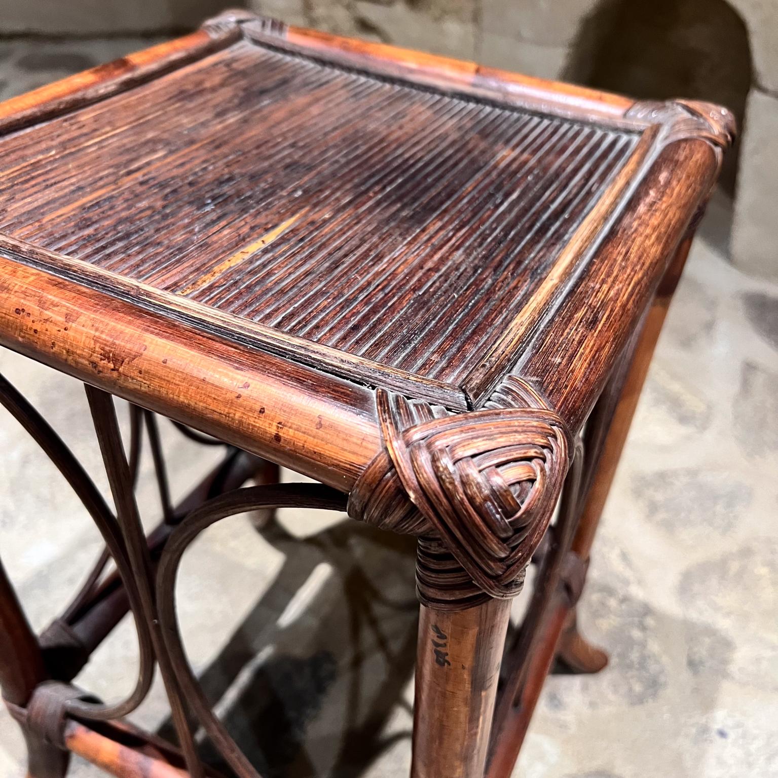 1960er Jahre Vintage Bambus Rattan Beistelltisch Stil McGuire im Angebot 4