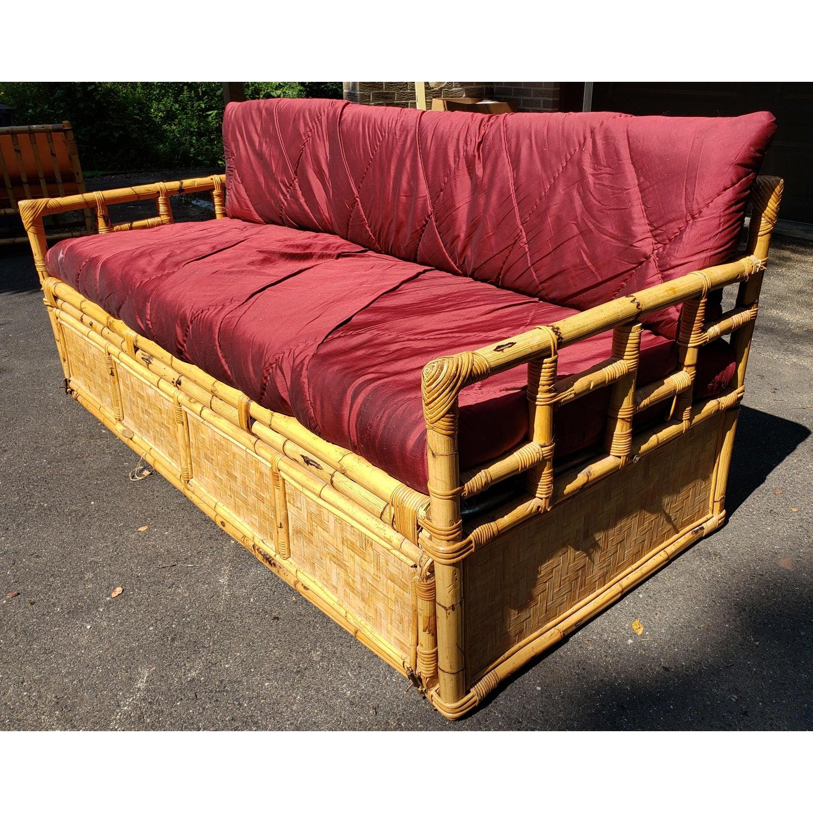 Bambus-Sofa, 1960er Jahre, Vintage  Tagesbett mit Gated unter dem Aufbewahrungsbereich (Indonesisch) im Angebot