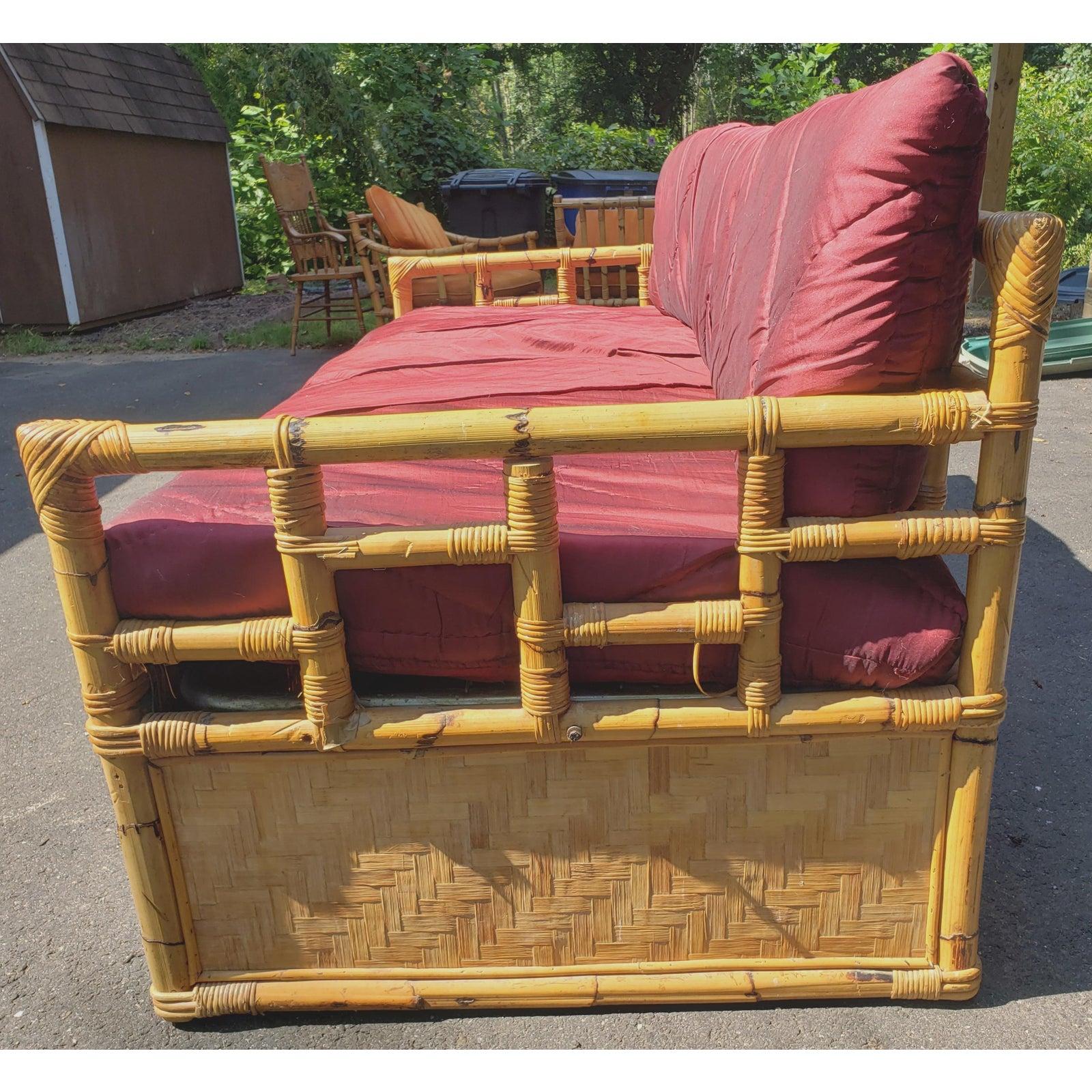 Bambus-Sofa, 1960er Jahre, Vintage  Tagesbett mit Gated unter dem Aufbewahrungsbereich (Appliqué) im Angebot