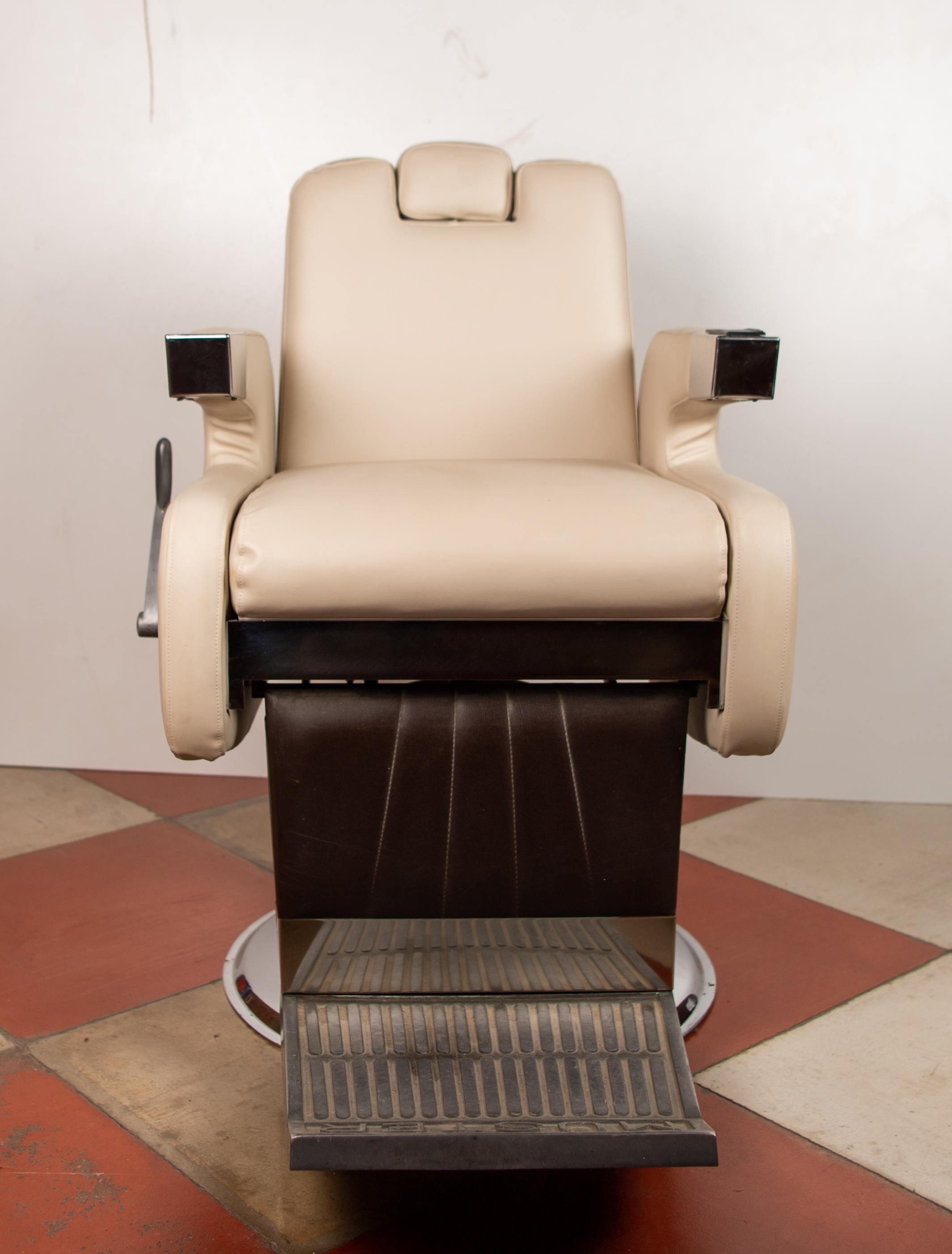 Vintage Barber Armchair, Germany 1960s In Good Condition In Ceglie Messapica, IT
