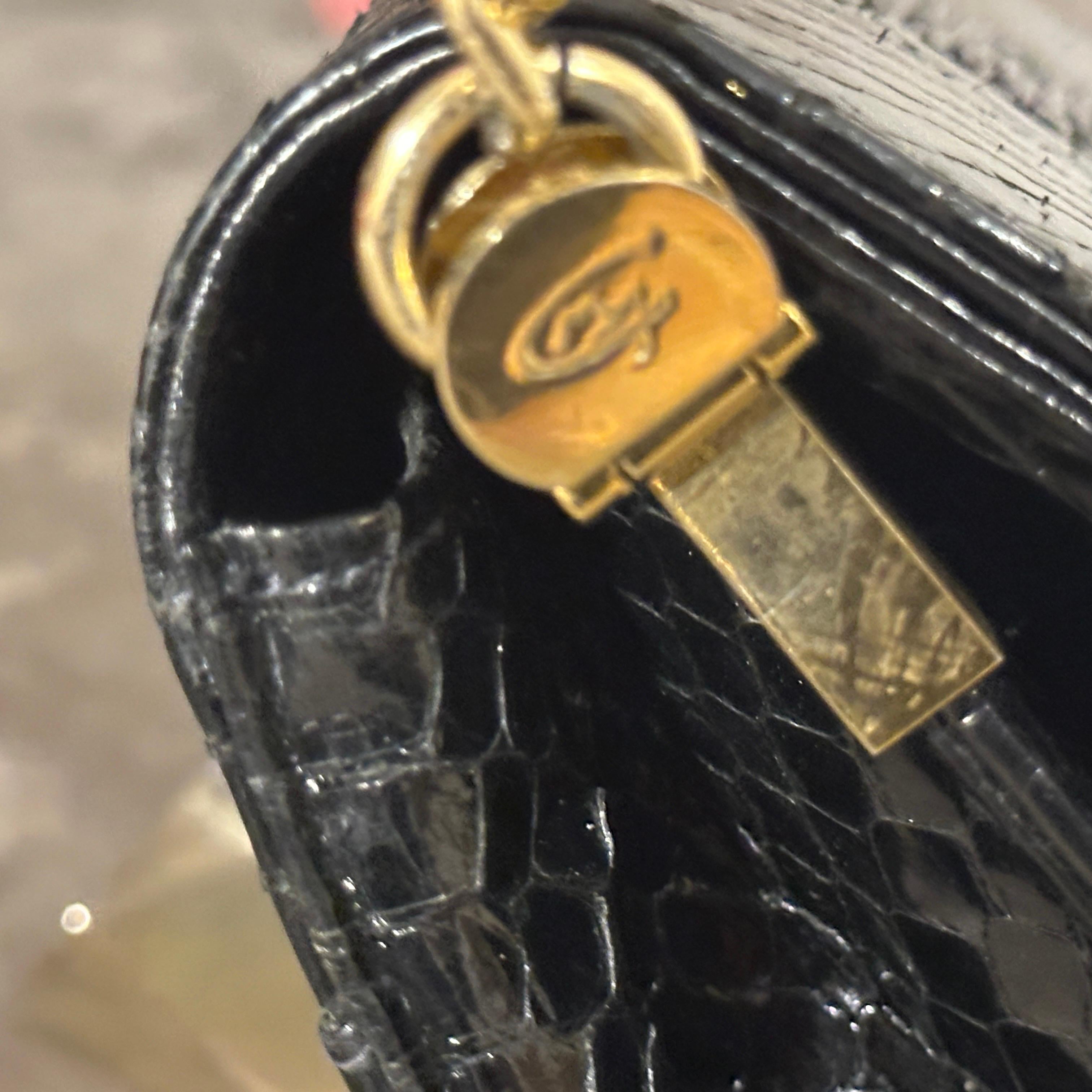 1960s Vintage Black Leather Italian Shoulder Bag by GM Line In Good Condition For Sale In Aci Castello, IT