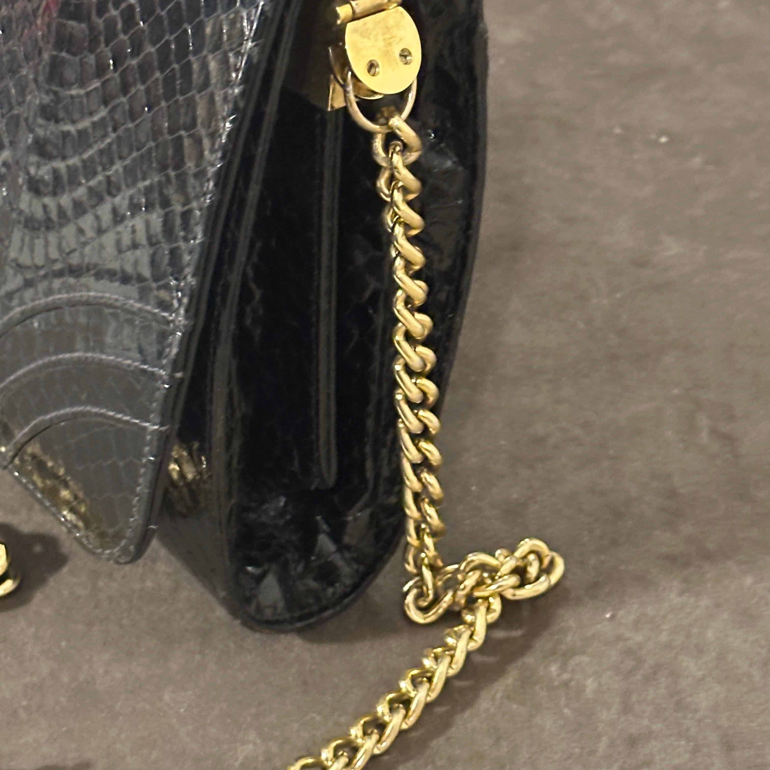 1960s Vintage Black Leather Italian Shoulder Bag by GM Line For Sale 2