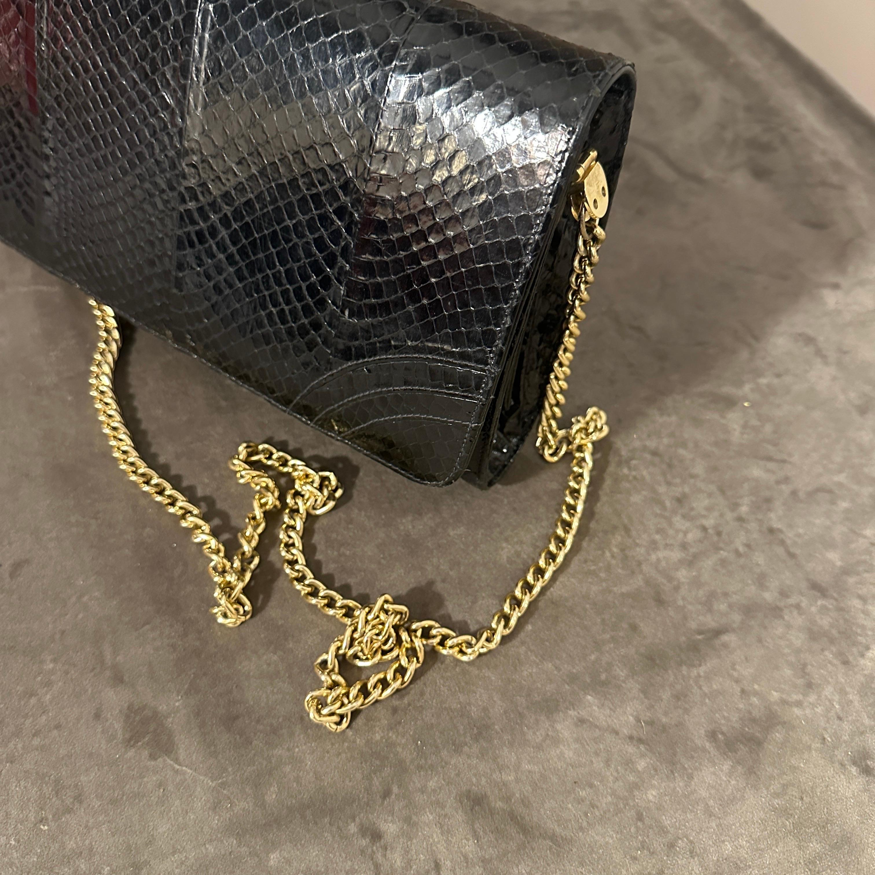 1960s Vintage Black Leather Italian Shoulder Bag by GM Line For Sale 3
