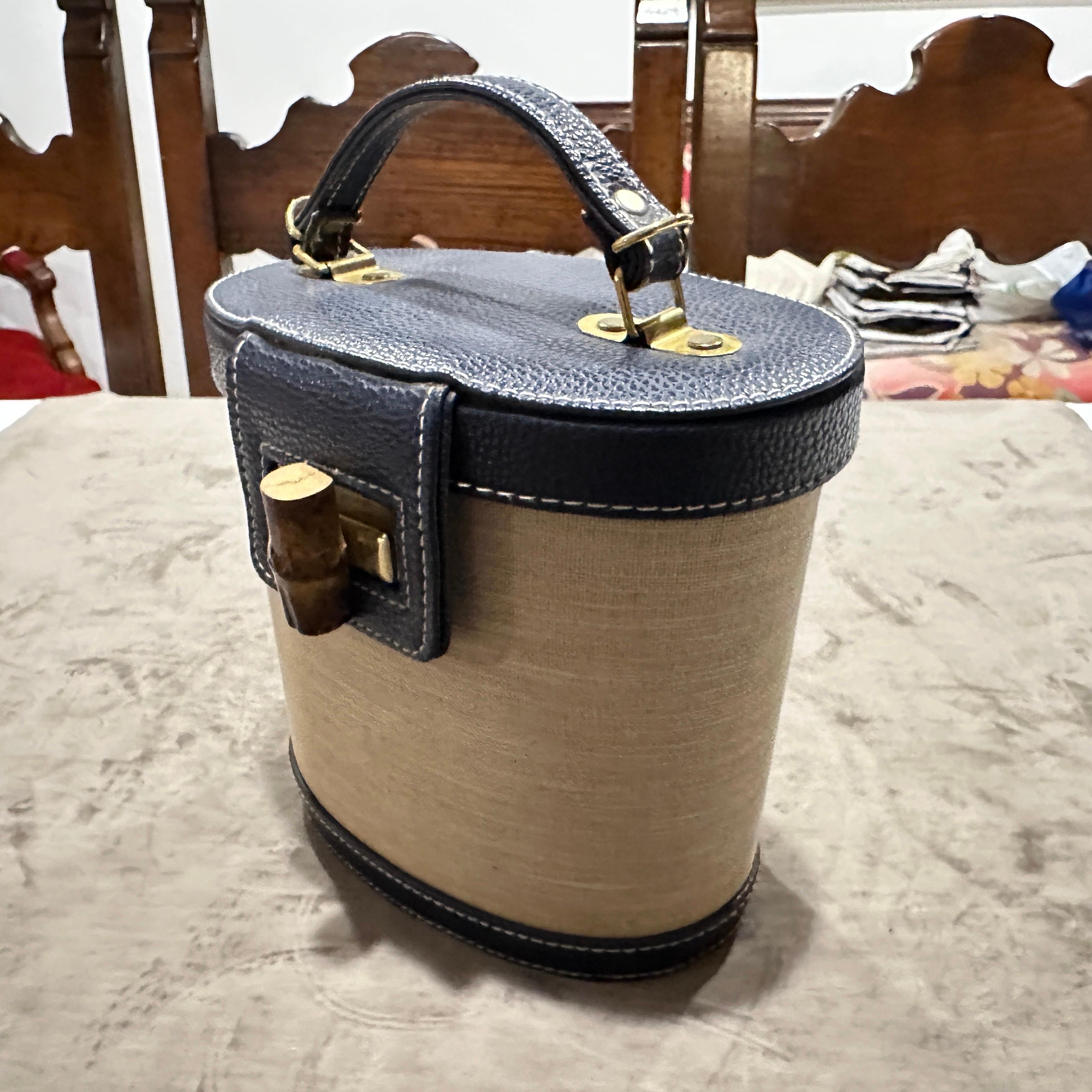 1960er Jahre Vintage Blaues Leder Bambus und Messing Italienische Top Handle Tasche im Angebot 8