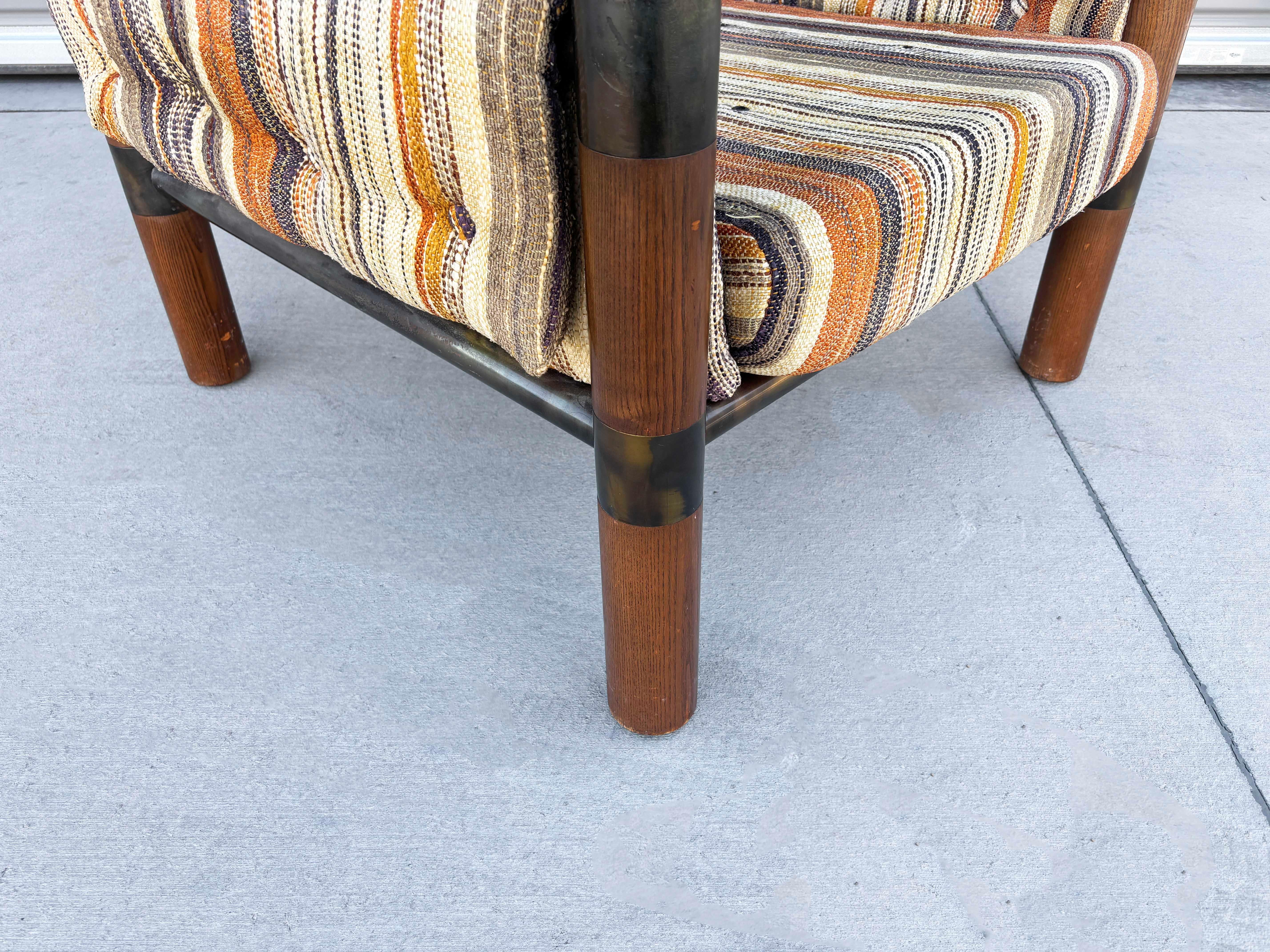 Silla de salón vintage de latón y roble de los años 60 en venta 2