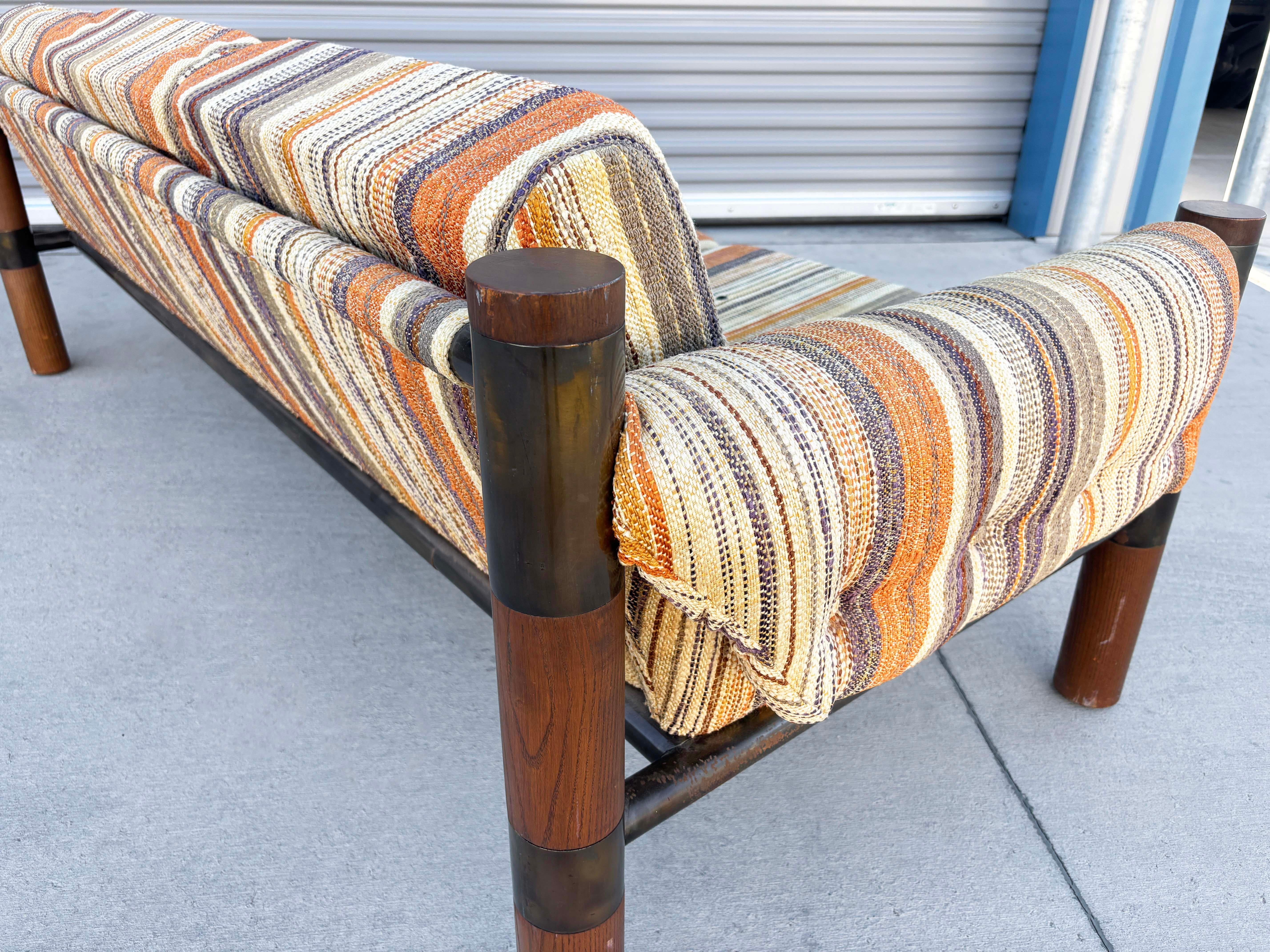 Divano Safari in ottone e quercia vintage del 1960 in vendita 3