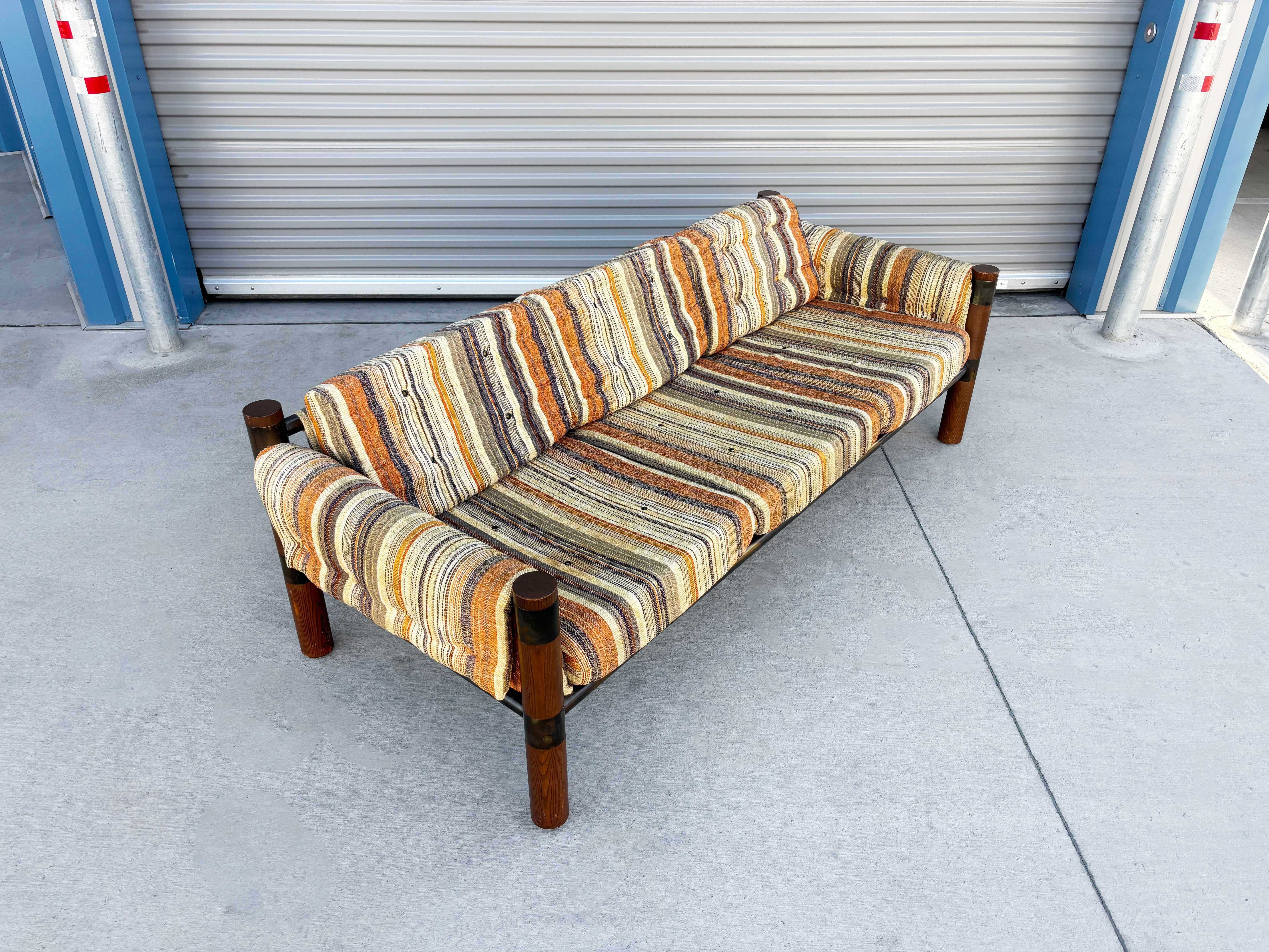 Divano Safari in ottone e quercia vintage del 1960 In condizioni buone in vendita a North Hollywood, CA