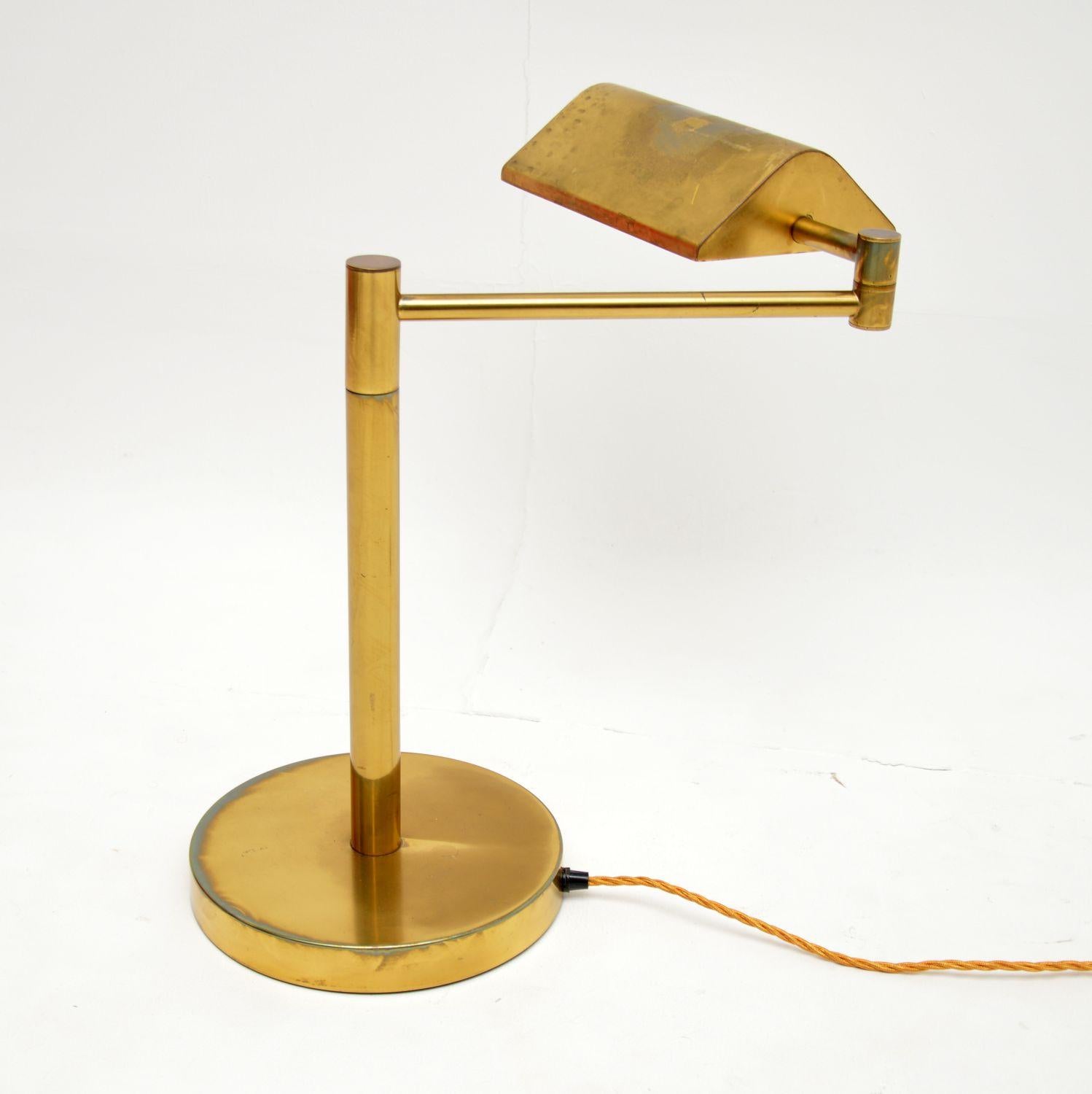 Laiton Lampe de bureau vintage en laiton des années 1960 en vente