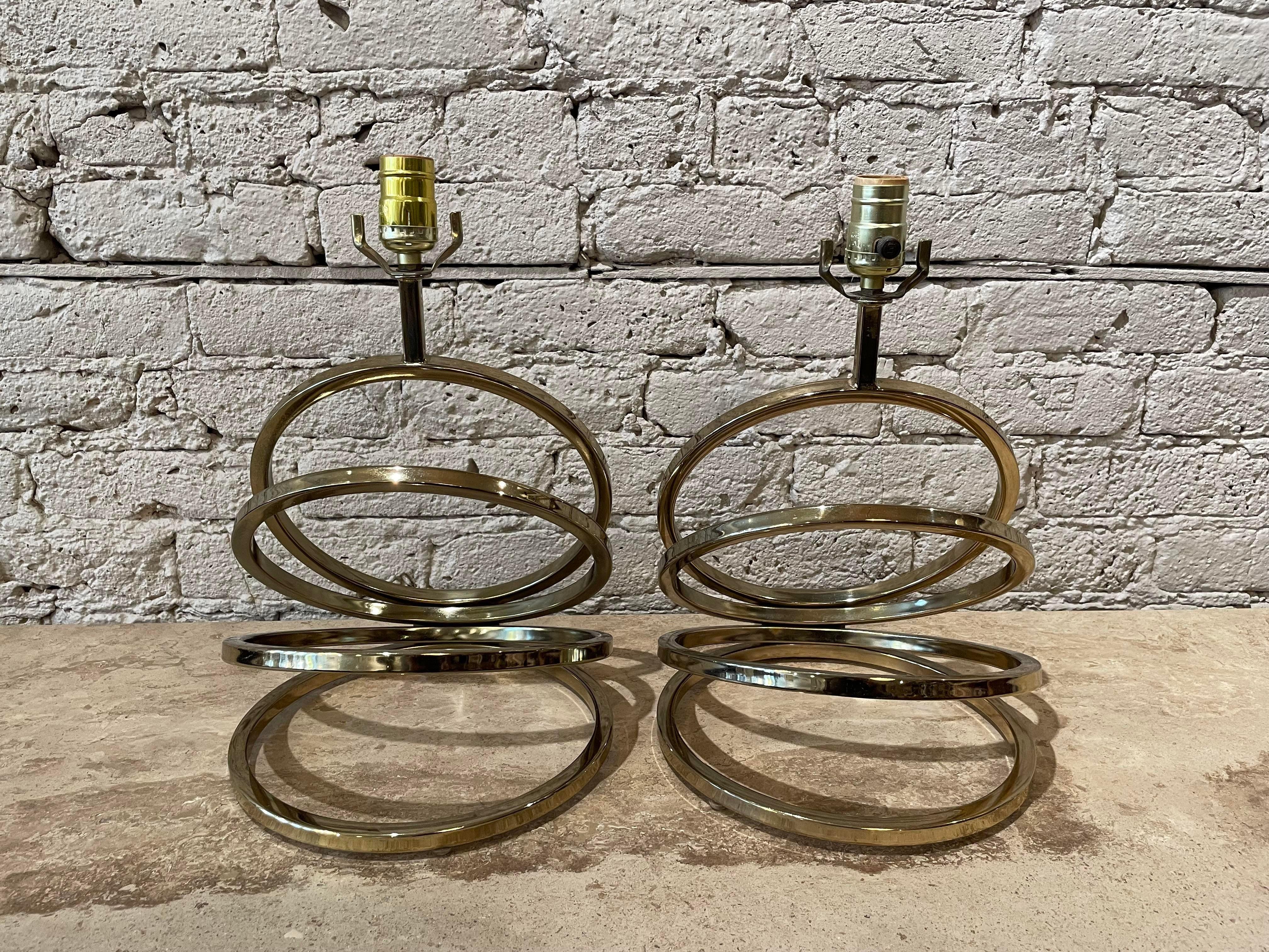 1960s Hollywood Regency Mid Century Vintage Brass Spiral Lamps - a Pair For Sale 6
