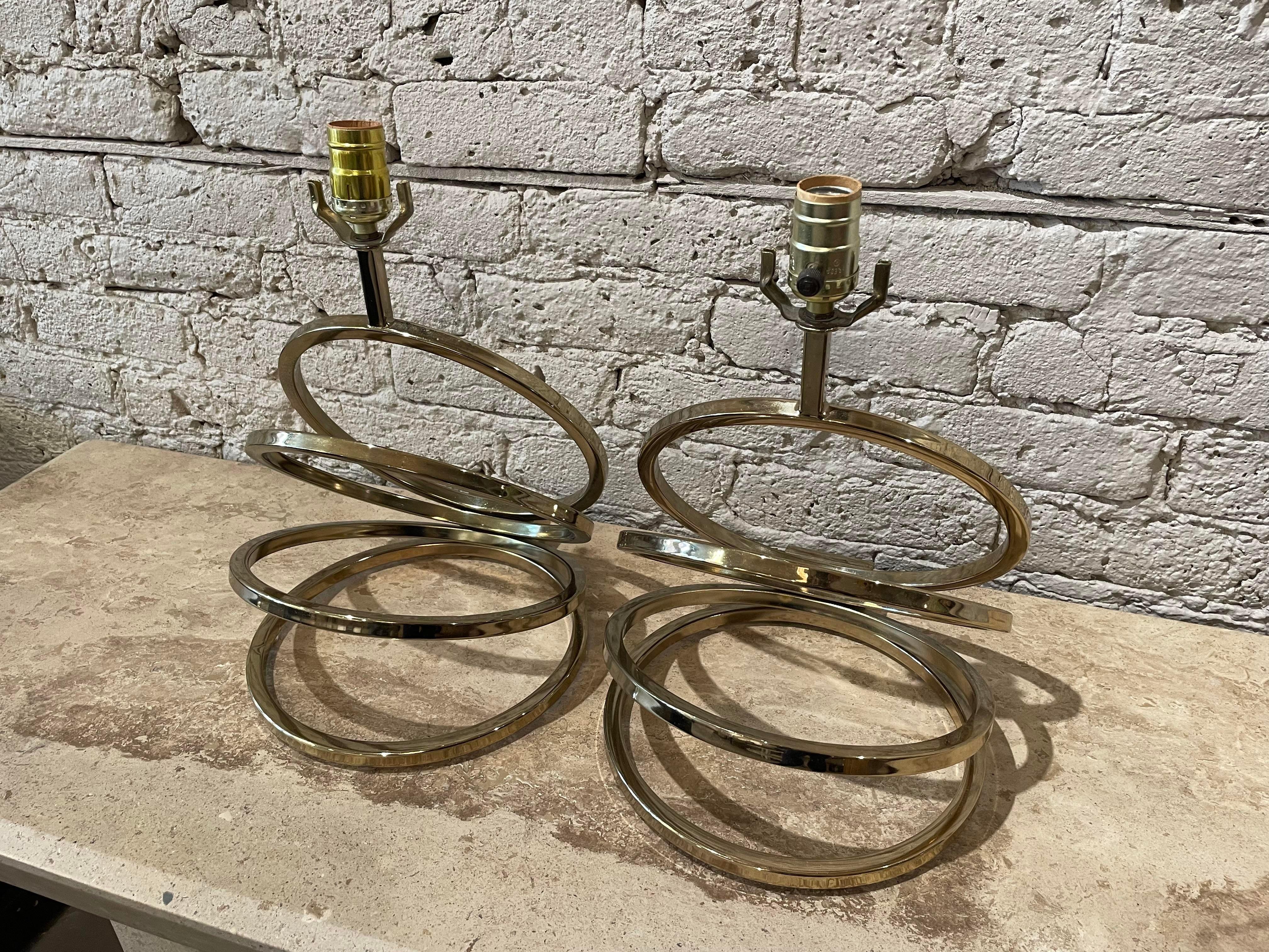 Mid-20th Century 1960s Hollywood Regency Mid Century Vintage Brass Spiral Lamps - a Pair For Sale