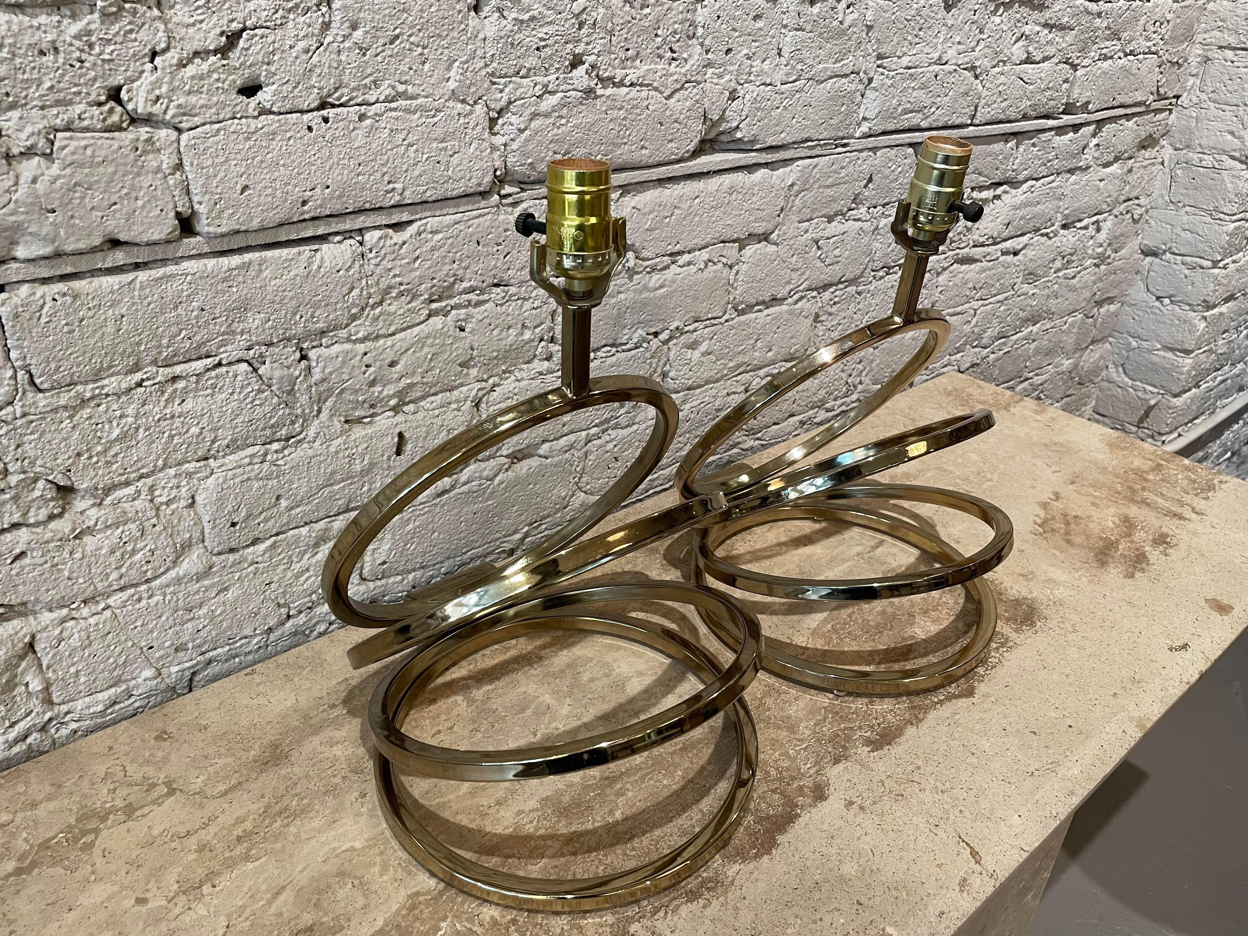 1960s Hollywood Regency Mid Century Vintage Brass Spiral Lamps - a Pair For Sale 1