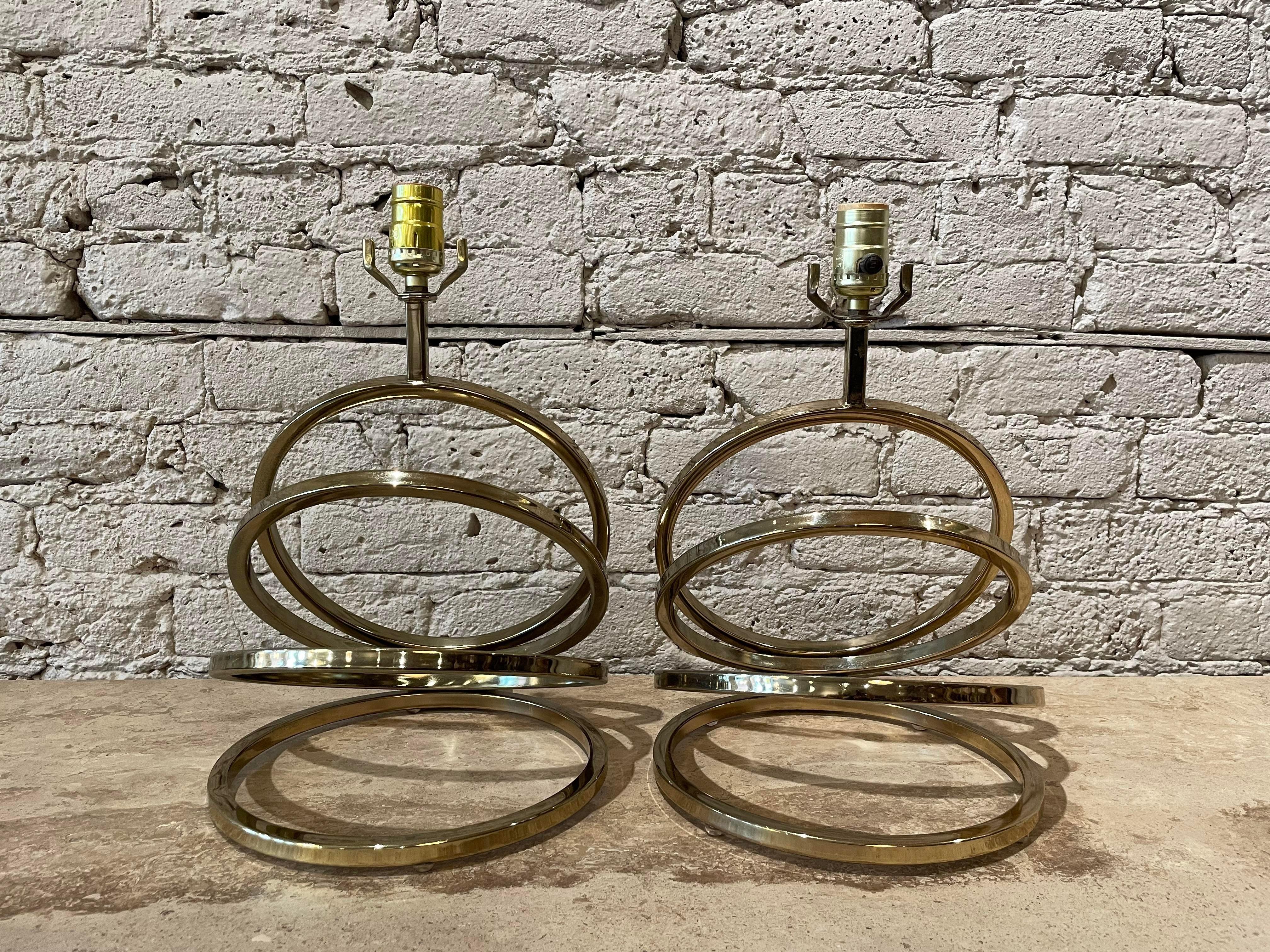 1960s Hollywood Regency Mid Century Vintage Brass Spiral Lamps - a Pair For Sale 5