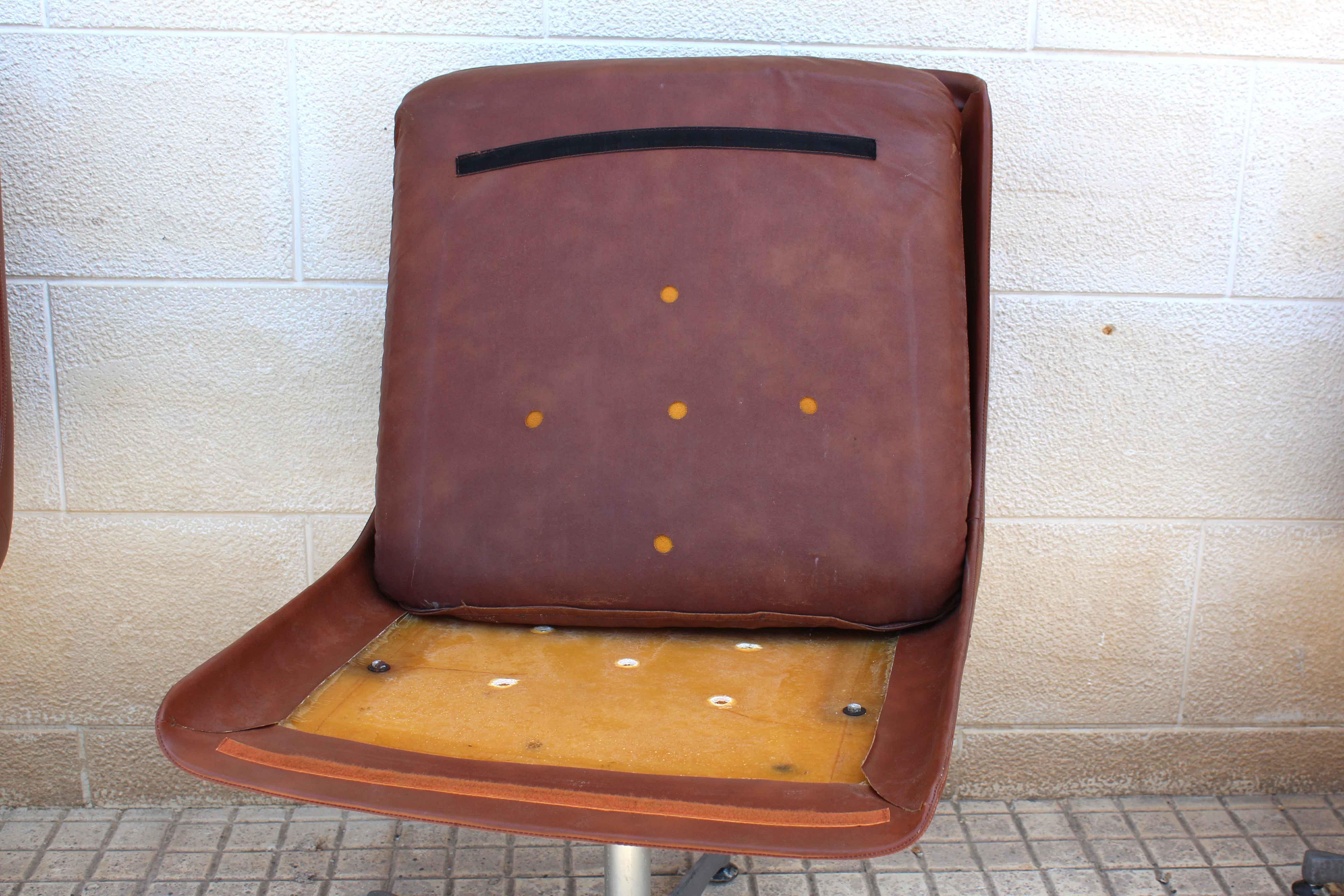1960s Vintage Brown Leather Office / Desk Chair with Revolving Steel Structure 5