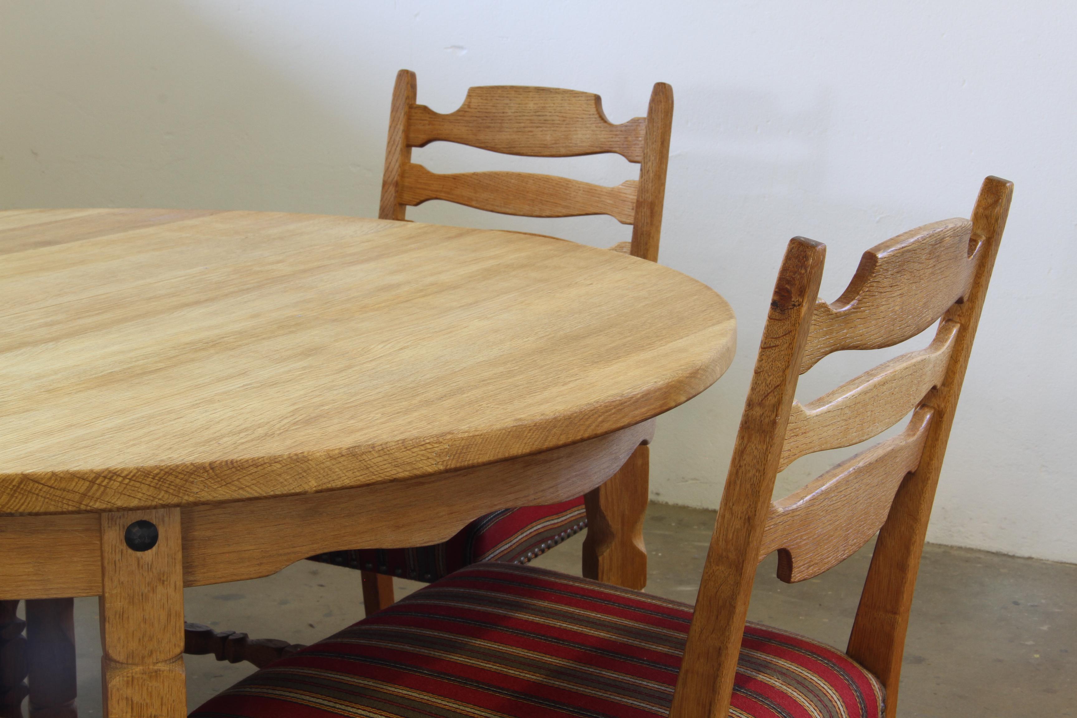 Tavolo da pranzo allungabile danese brutalista degli anni '60 in Oak, stile Henning Kjærnulf in vendita 3