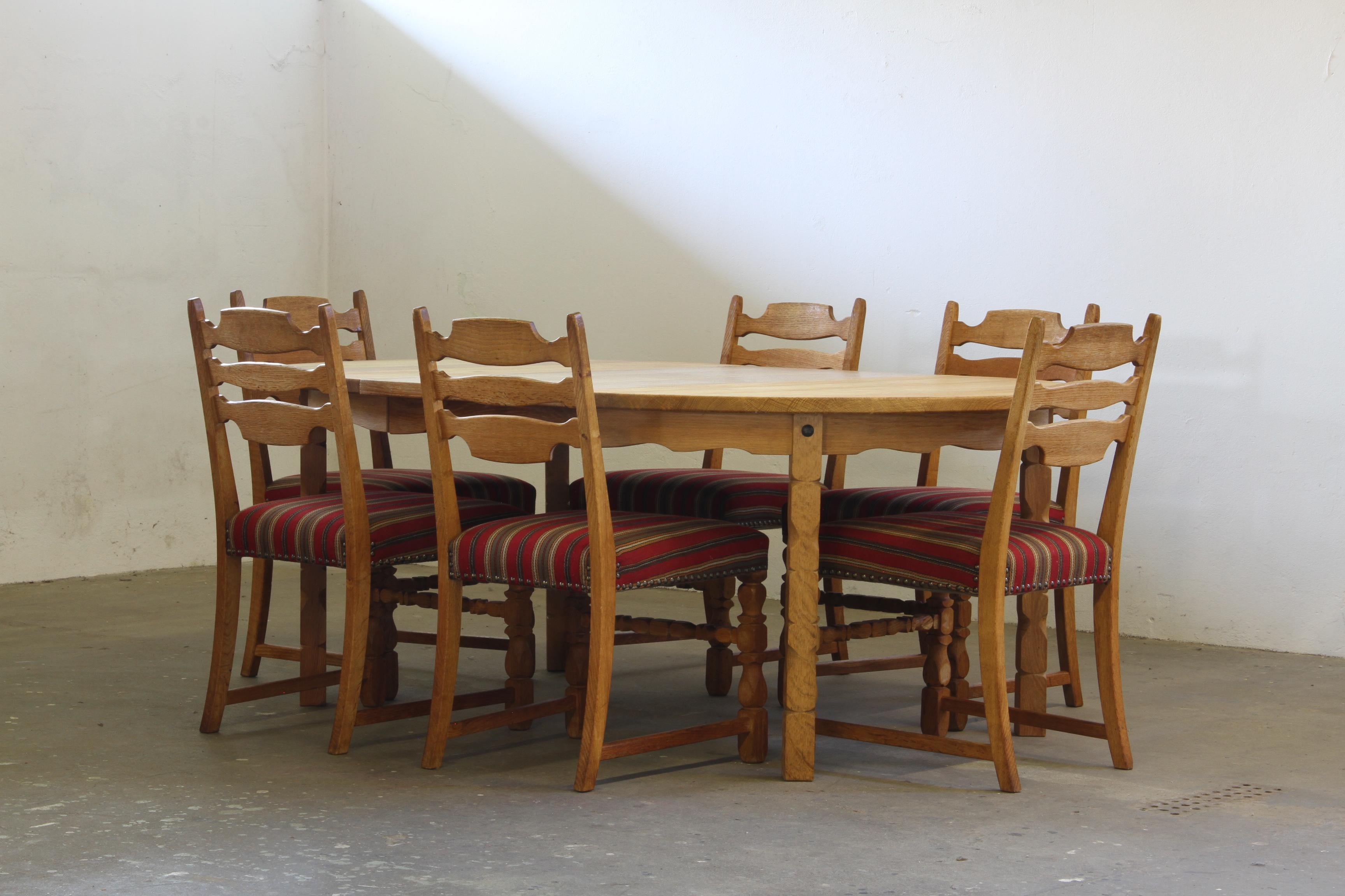 Tavolo da pranzo allungabile danese brutalista degli anni '60 in Oak, stile Henning Kjærnulf in vendita 4