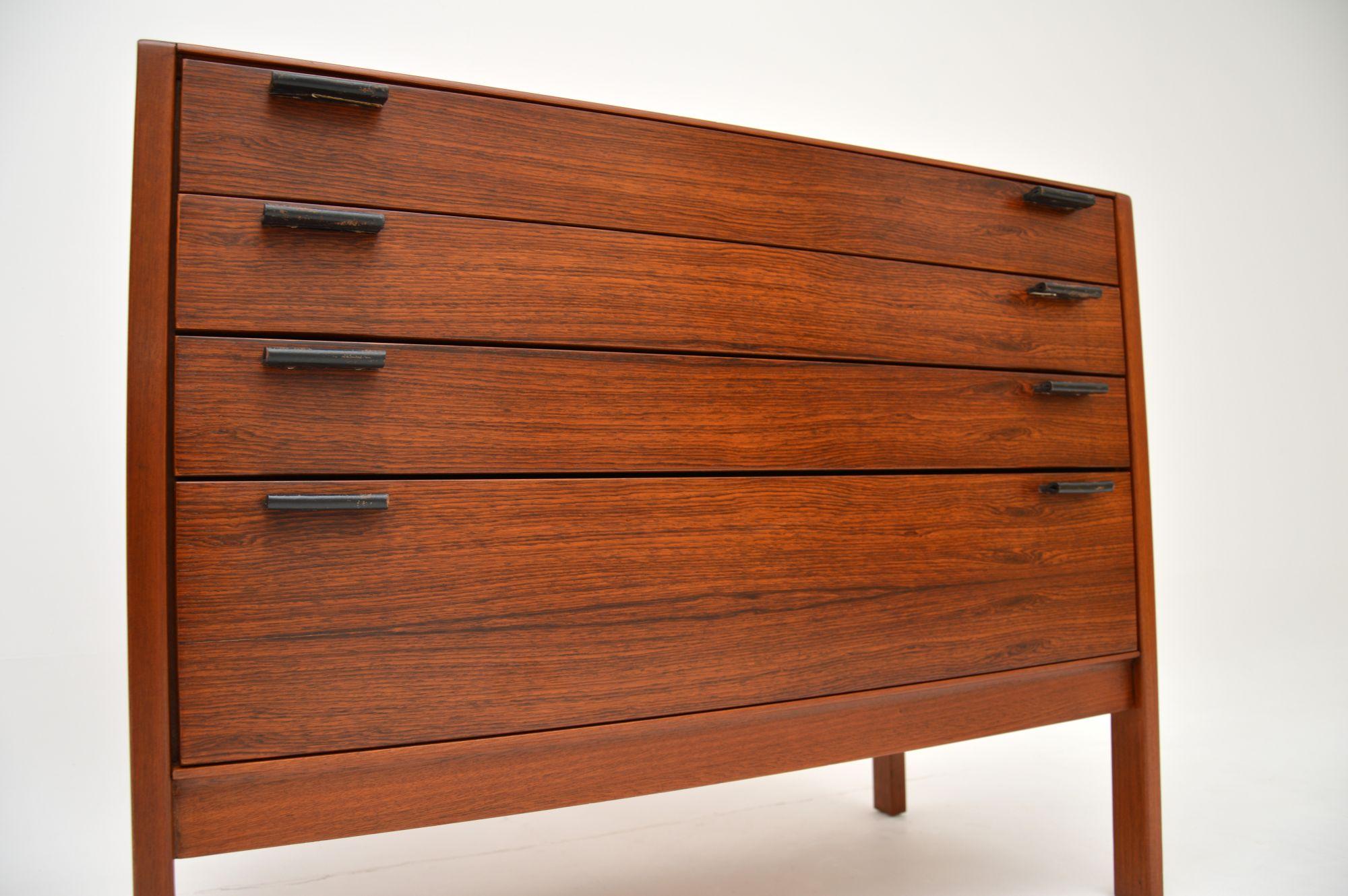 1960's Vintage Bureau Chest of Drawers For Sale 4