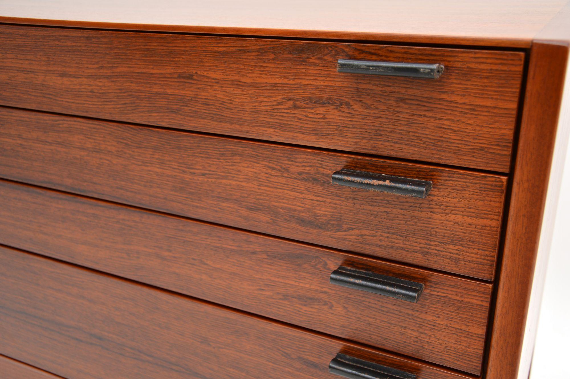 1960's Vintage Bureau Chest of Drawers For Sale 5