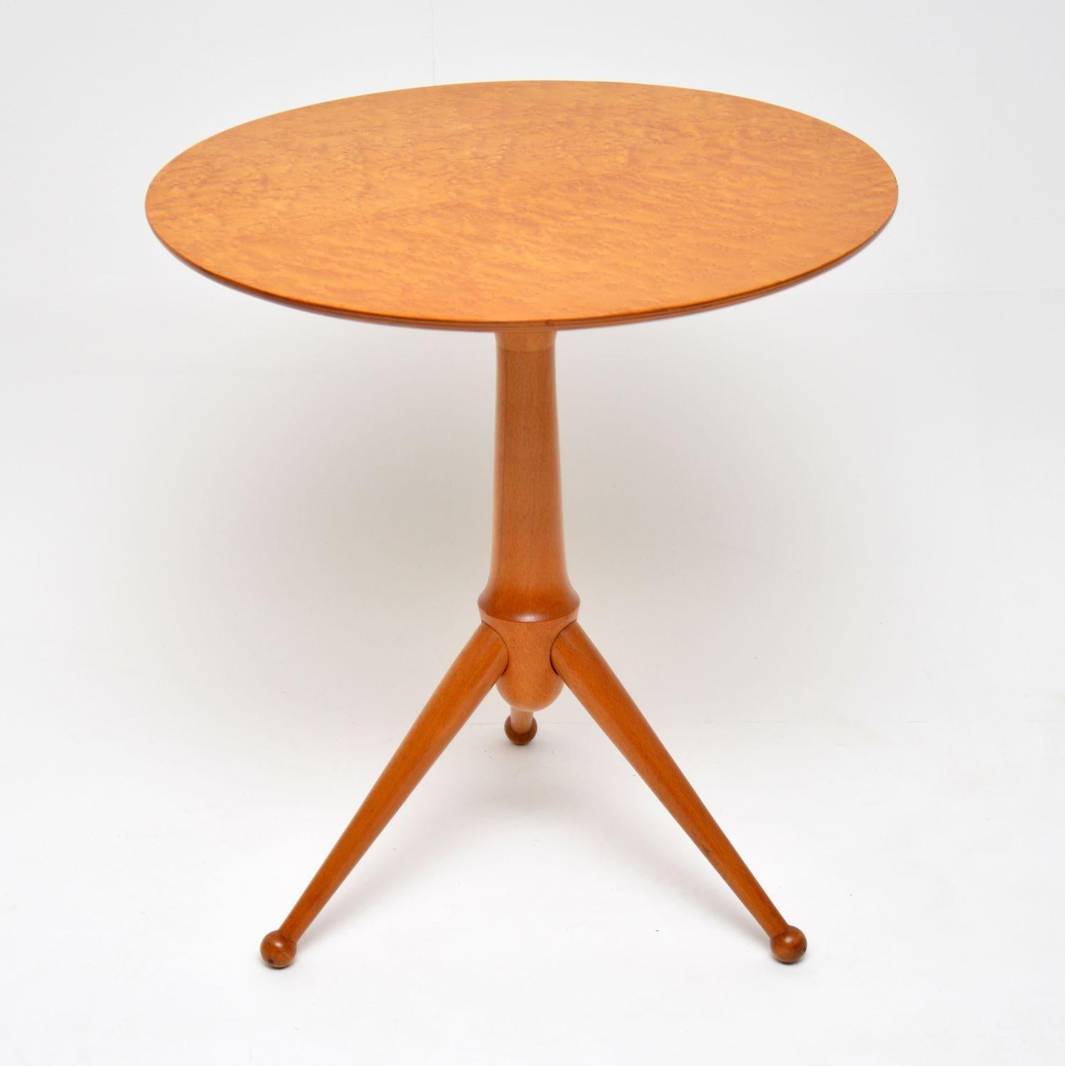 A very stylish and top quality vintage tripod side table. This is beautifully made from burr maple, it dates from the 1960s. We have just had it fully stripped and re-polished, the condition is excellent throughout.

Measures: Width – 50 cm, 20