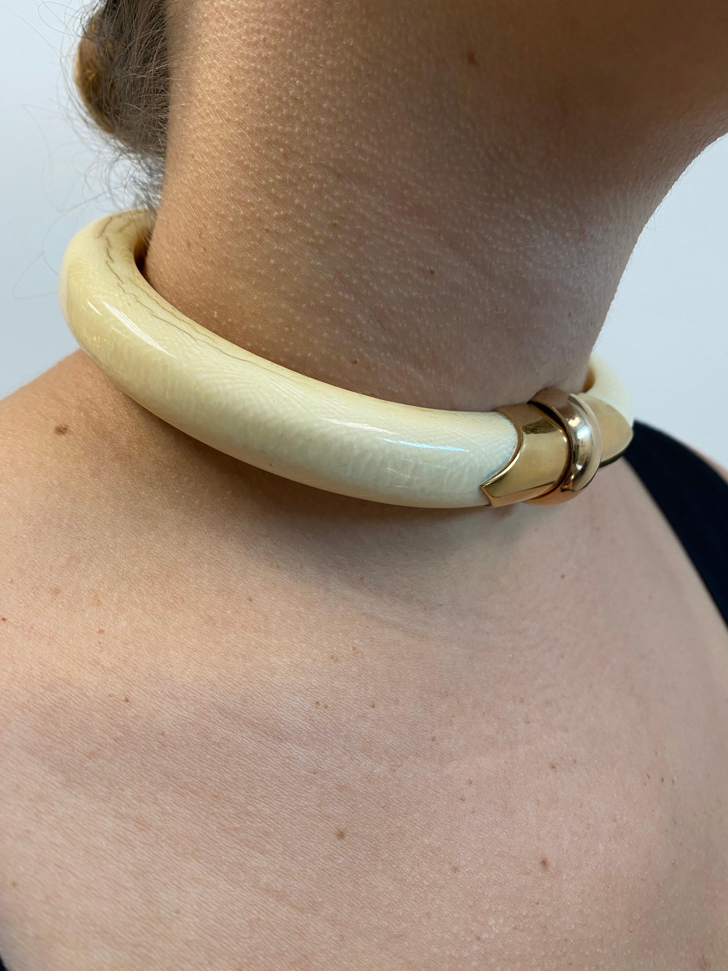 1960's Vintage BVLGARI Yellow Gold and Bone Choker Necklace 10