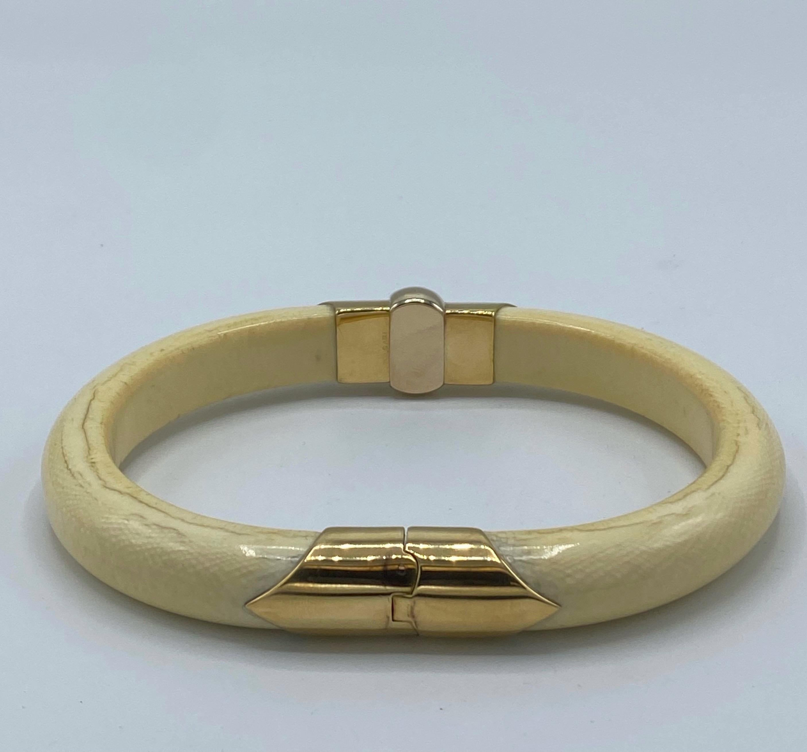 1960's Vintage BVLGARI Yellow Gold and Bone Choker Necklace 1